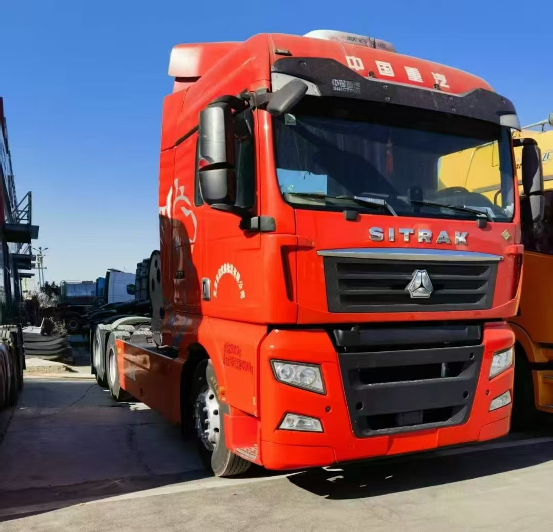 解放LNG燃气库存牵引车 国六排放13-15升发动机 零首付