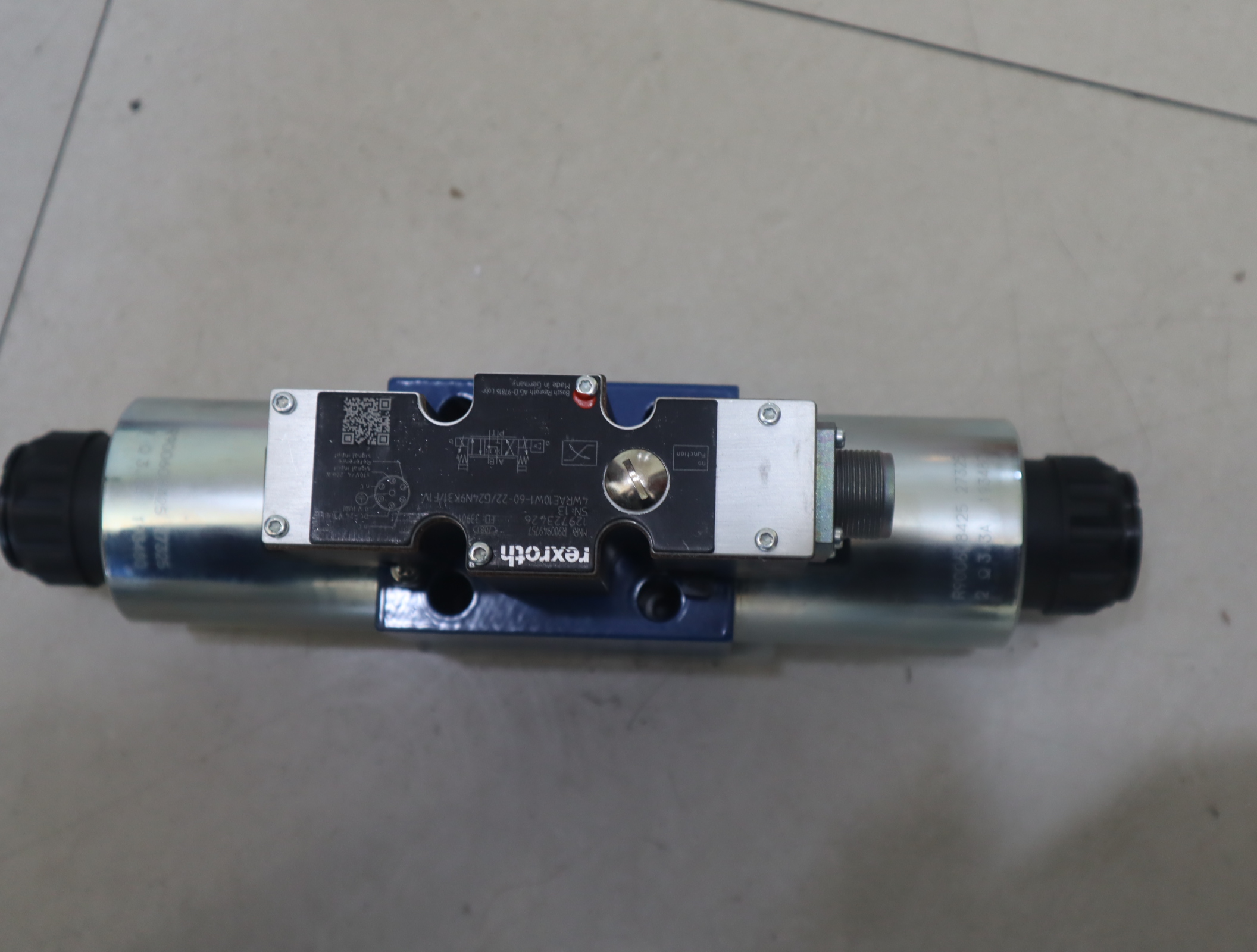 R900949757 4WRAE10W1-60-2X/G24N9K31/F1V 力士乐REXROTH比例阀