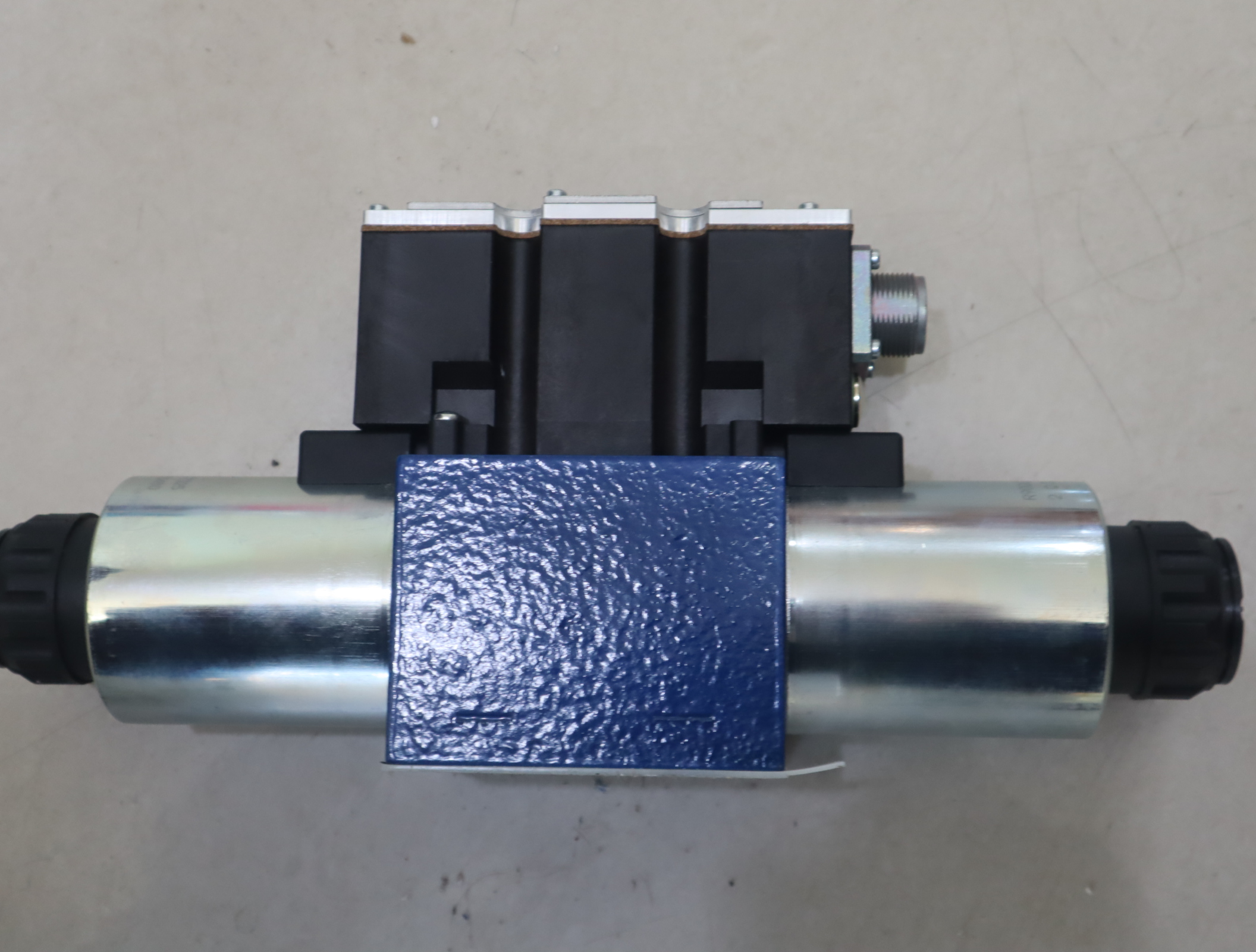 R900949757 4WRAE10W1-60-2X/G24N9K31/F1V 力士乐REXROTH比例阀