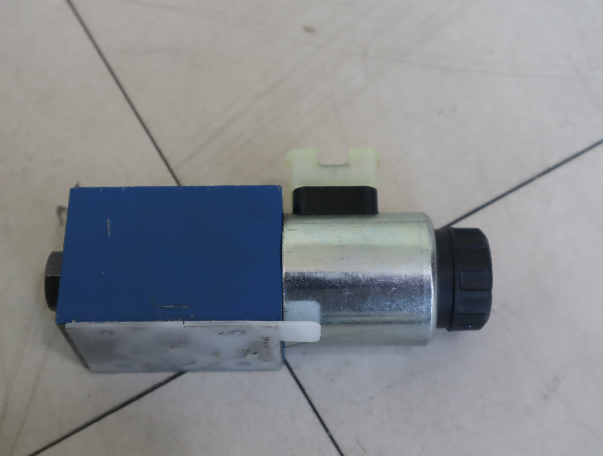 R900915069 4WE6D6X/EG24N9K4/B10 德国力士乐REXROTH电磁阀