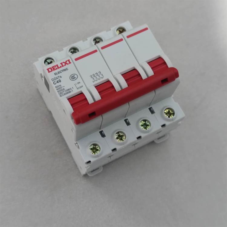 德力西断路器 小型家用空气开关 DZ47S 4P C50 家庭终端入户配电箱