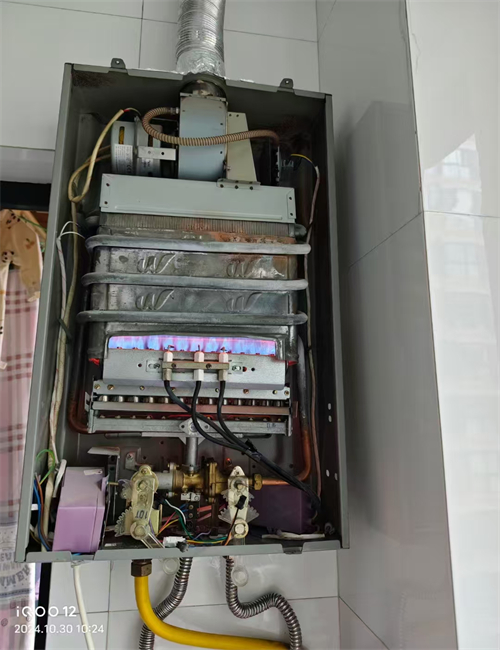 欧曼OUMAM壁挂炉维修电话24小时人工服务