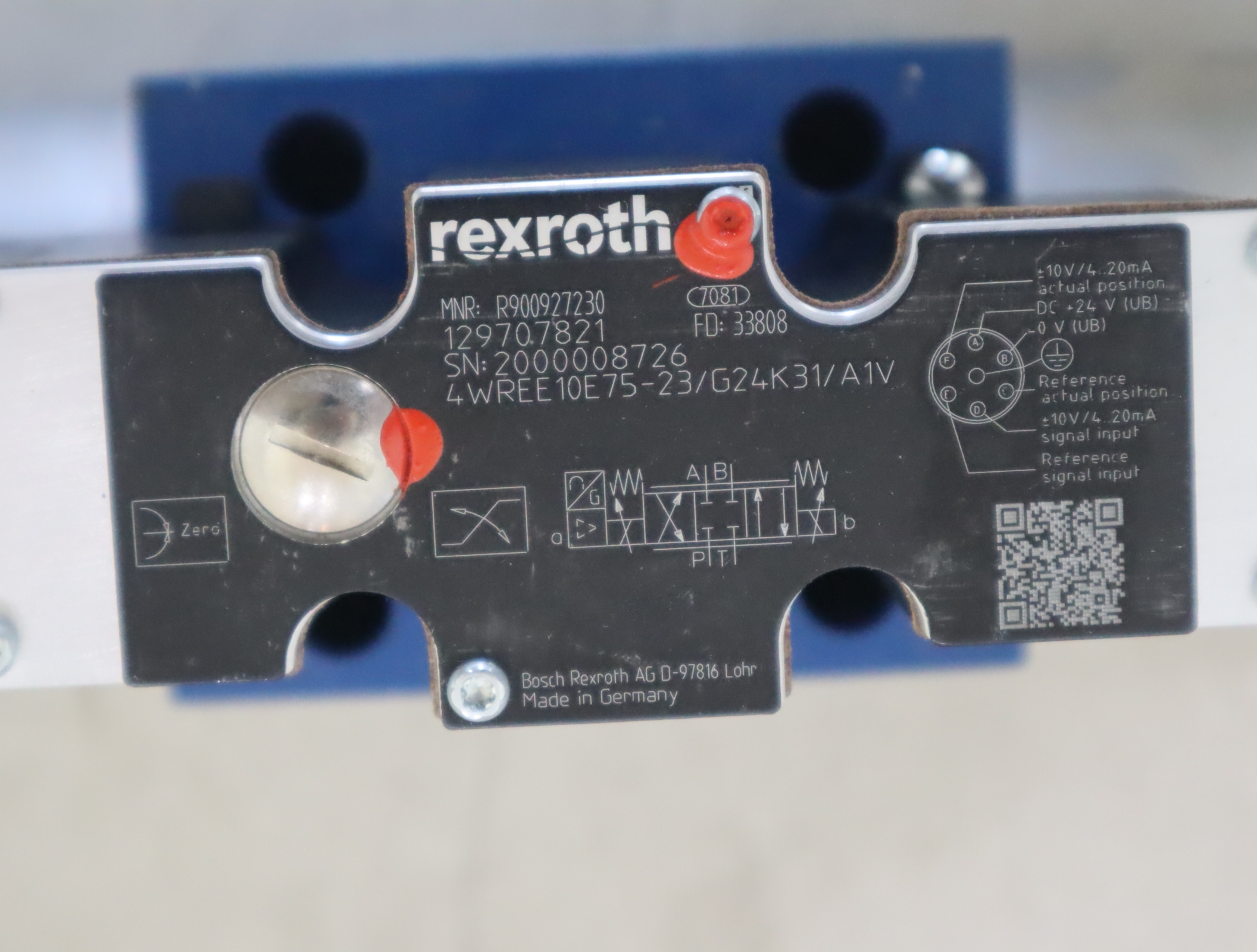 R900927230 4WREE10E75-23/G24K31/A1V 德国力士乐REXROTH比例阀