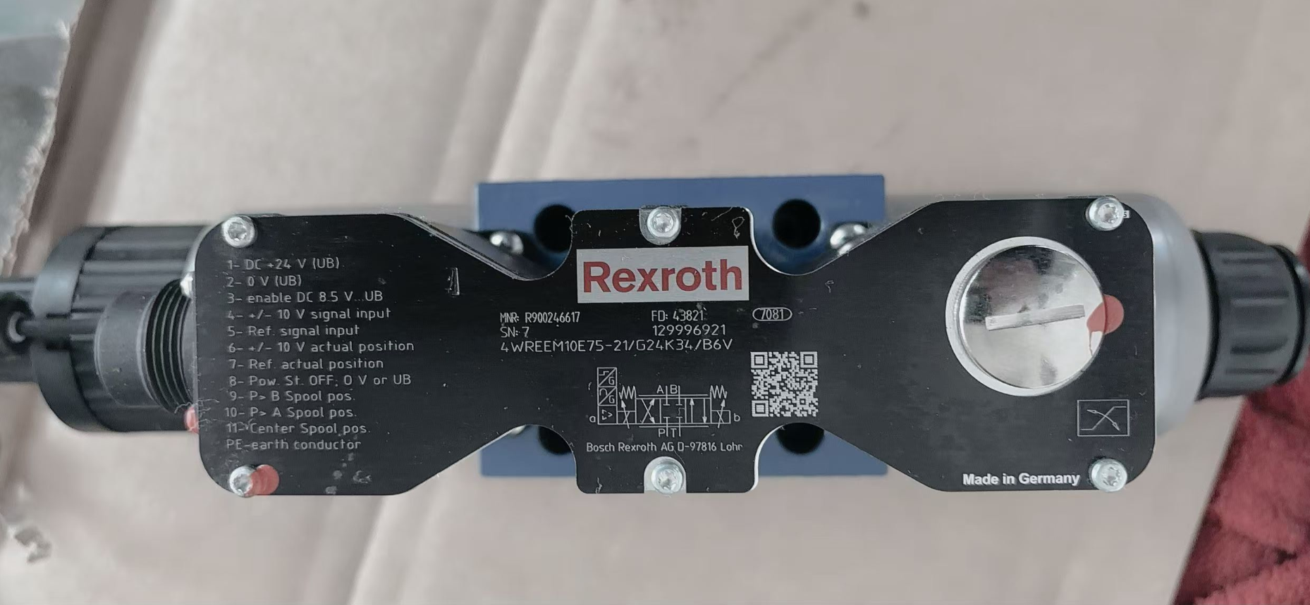 R900246617 4WREEM10E75-21/G24K34/B06V 德国力士乐REXROTH比例阀