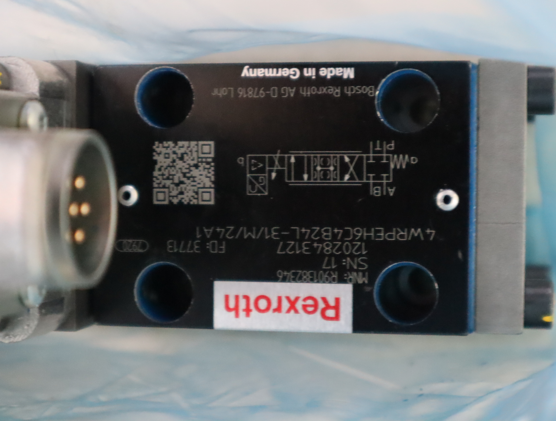 R901382346 4WRPEH6C4B24L-3X/M/24A1 德国力士乐REXROTH比例阀