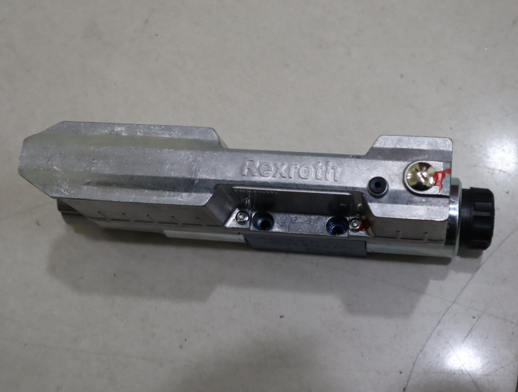 R901496435 4WREE6E32-3X/V/24F1 德国力士乐REXROTH比例阀