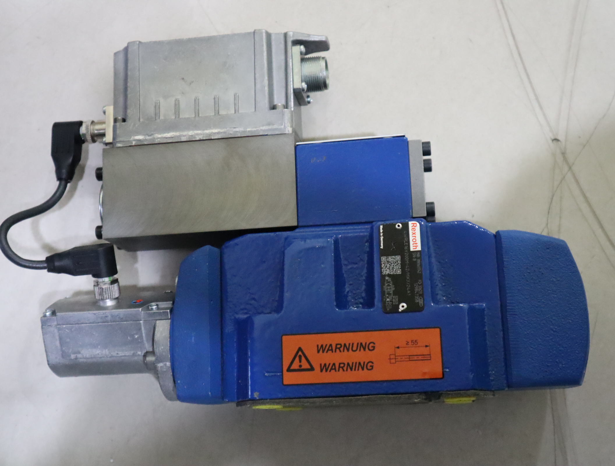 R901377922 4WRLE16V-42/A1M 德国力士乐REXROTH比例阀