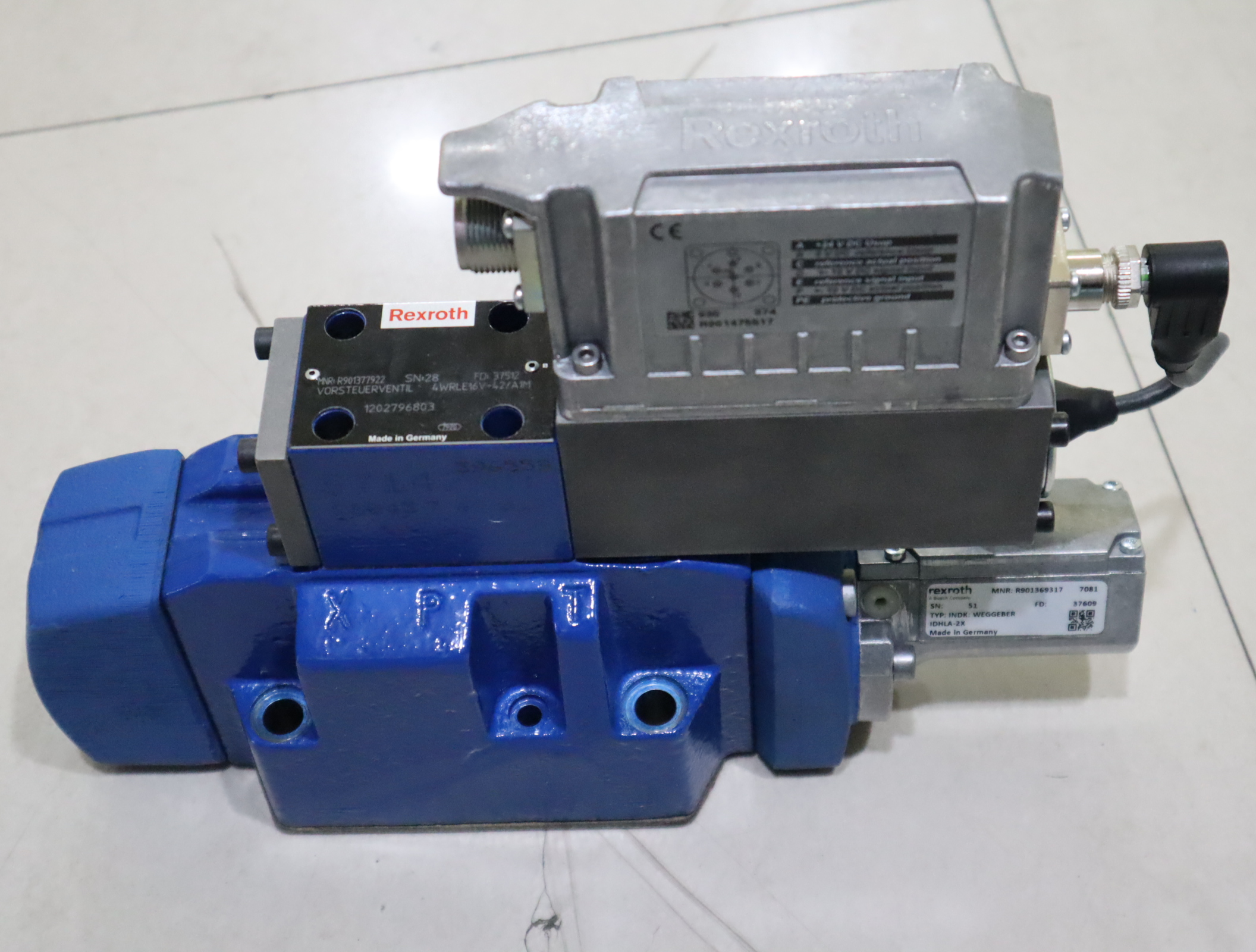 R901377922 4WRLE16V-42/A1M 德国力士乐REXROTH比例阀