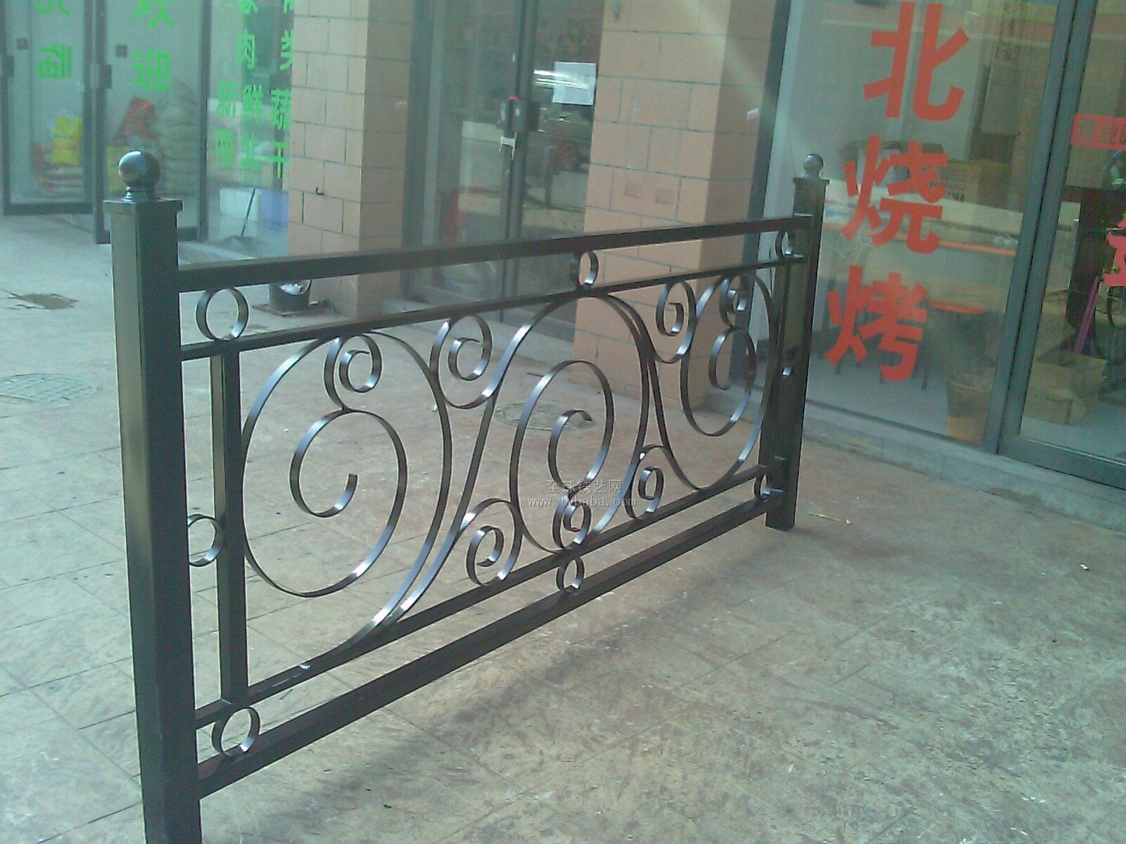 广东湛江锌钢护栏 围墙护栏厂家