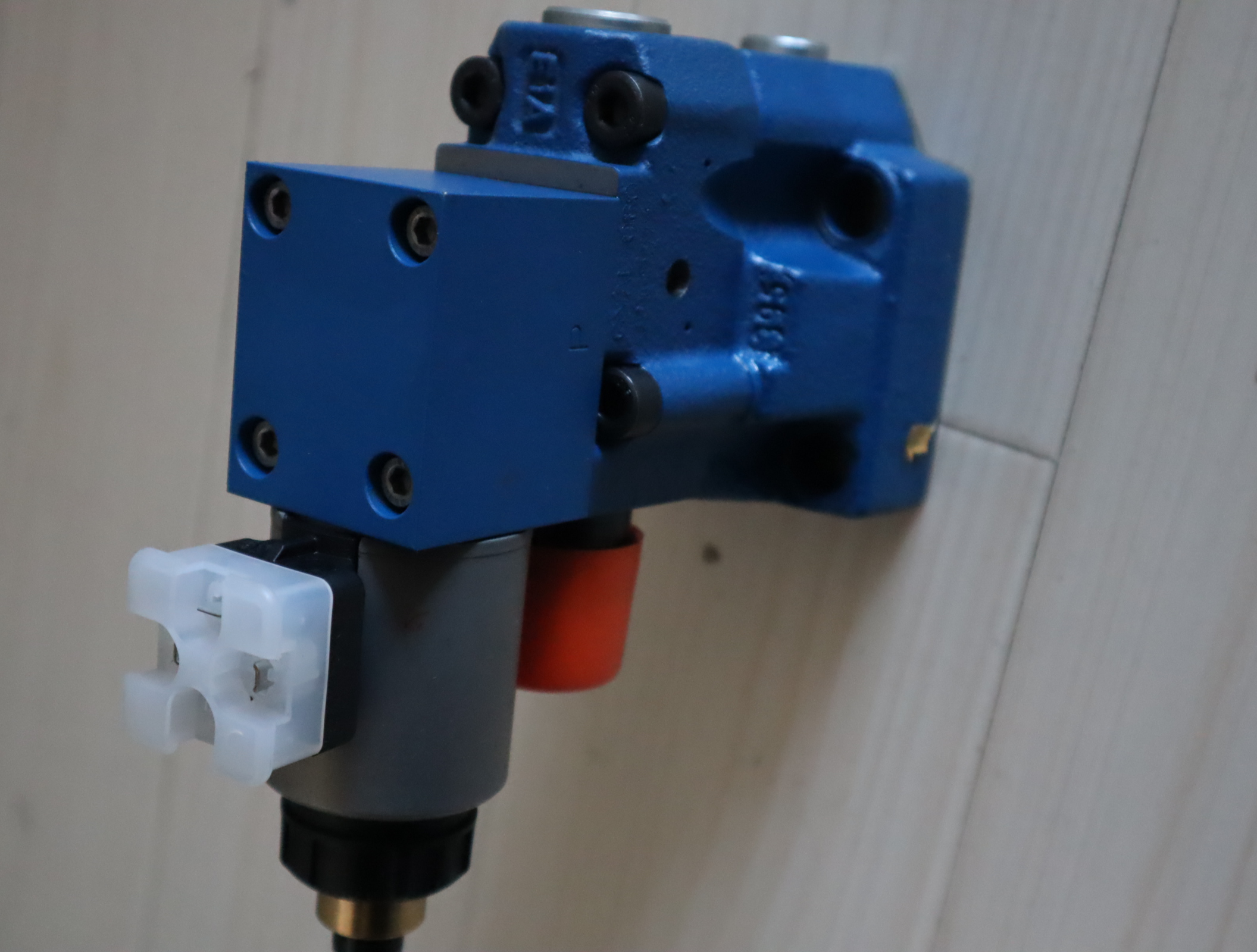 R901335405 DBEM10-71/50YG24K4M 德国力士乐REXROTH比例溢流阀