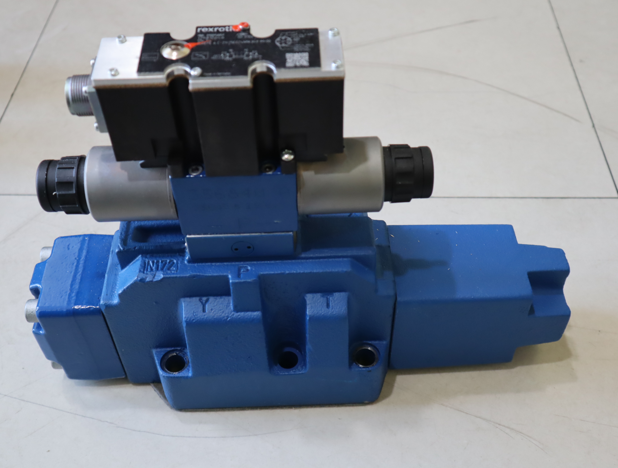 R900757604 4WRZE25W8-220-73/6EG24N9EK31/F1D3M 力士乐REXROTH阀