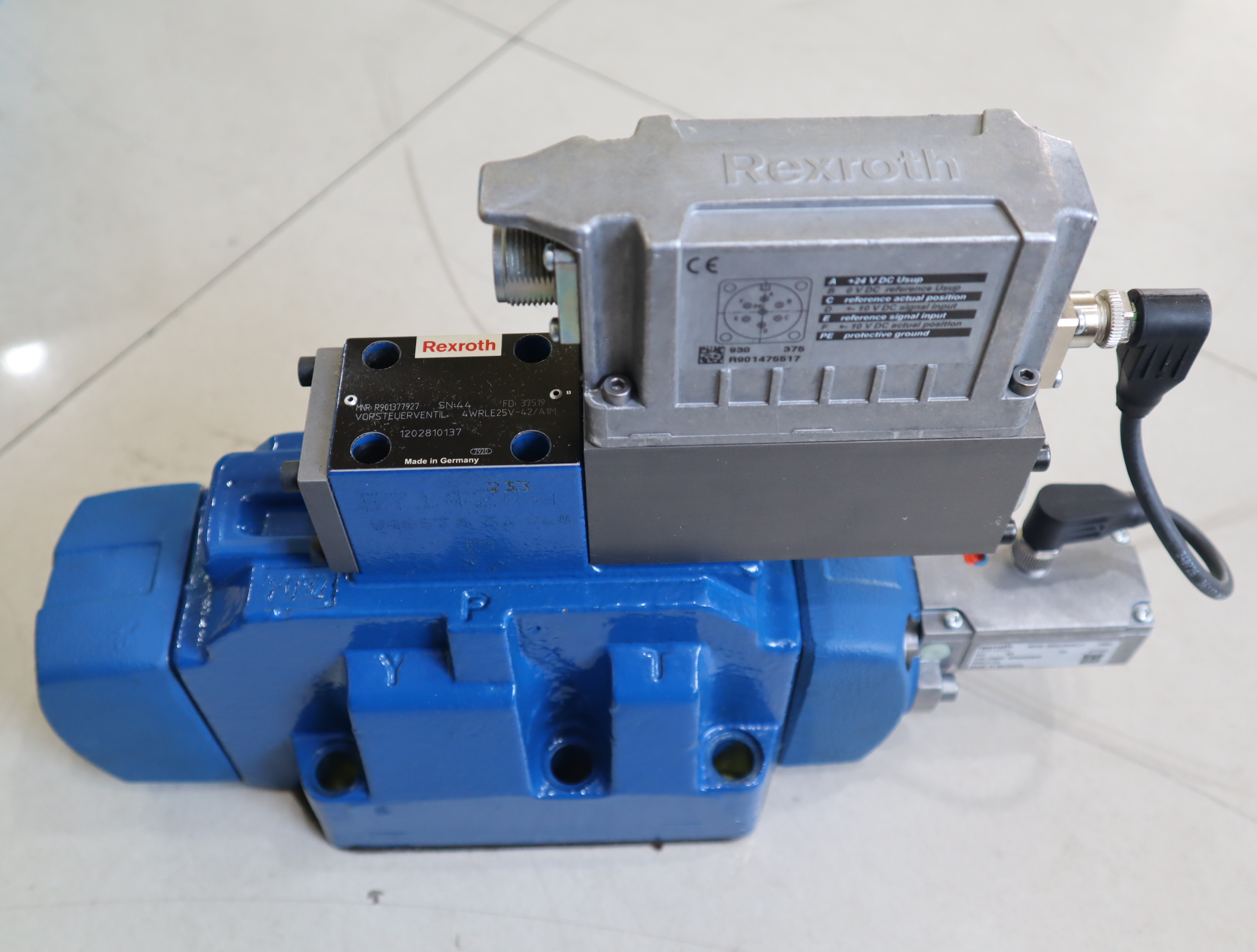 R901401731 4WRLE25V370M-4X/MXY/24A1 德国力士乐REXROTH比例阀