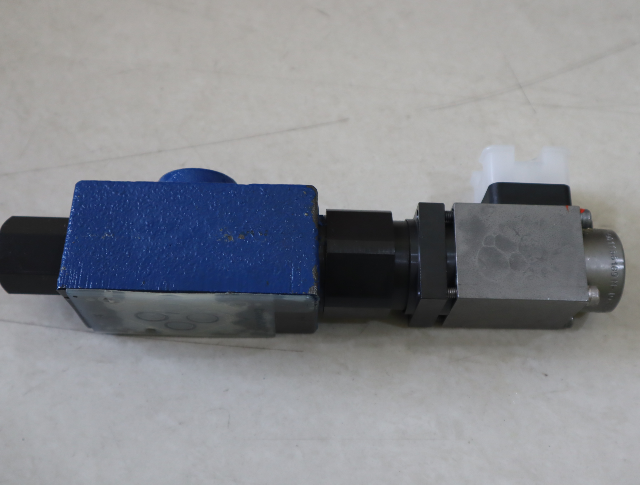 R900932943 DRE6-11/100MG24K4M 德国力士乐REXROTH比例减压阀