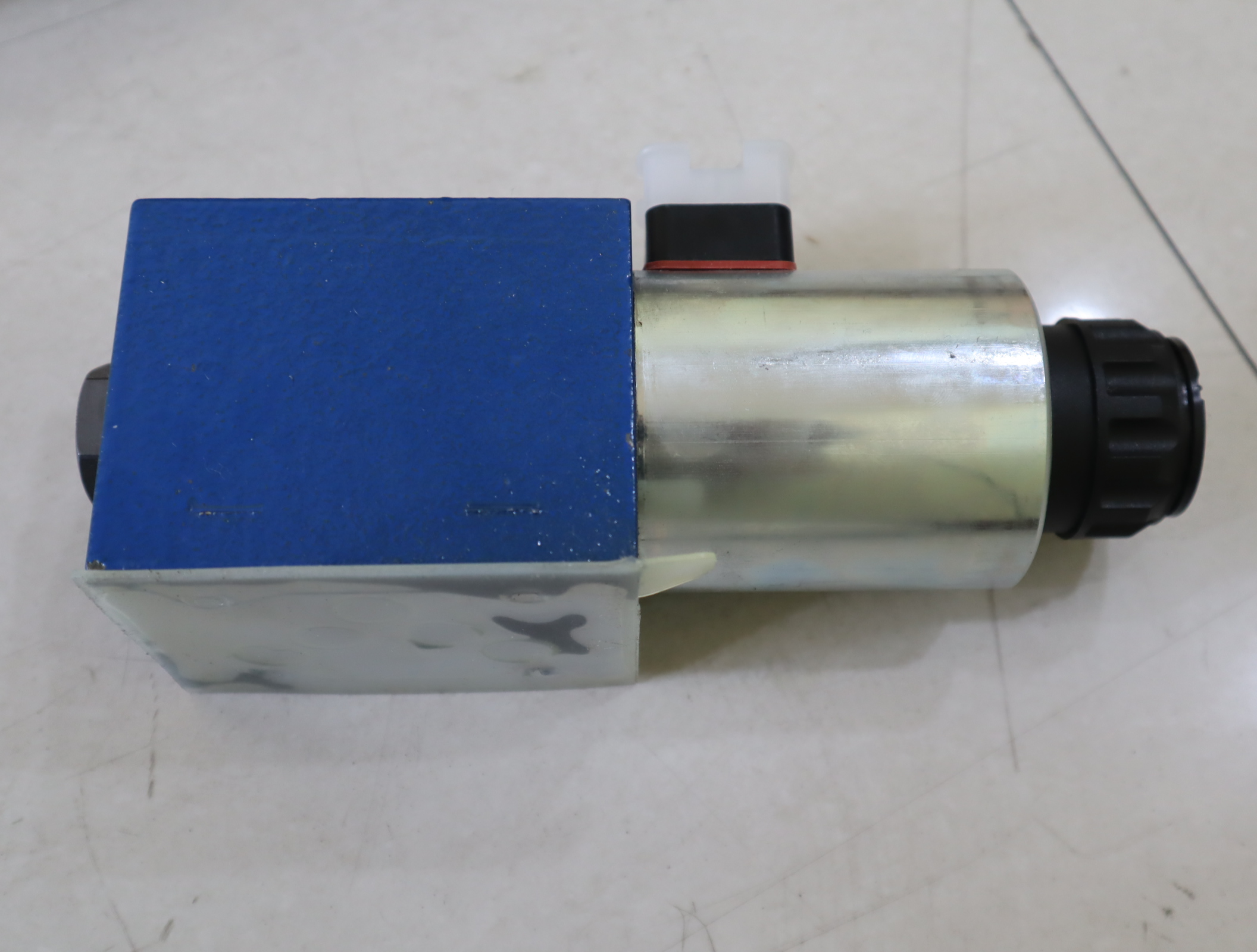 R901085669 4WRA10EA00-21/G24K4/V-872 德国力士乐REXROTH比例阀