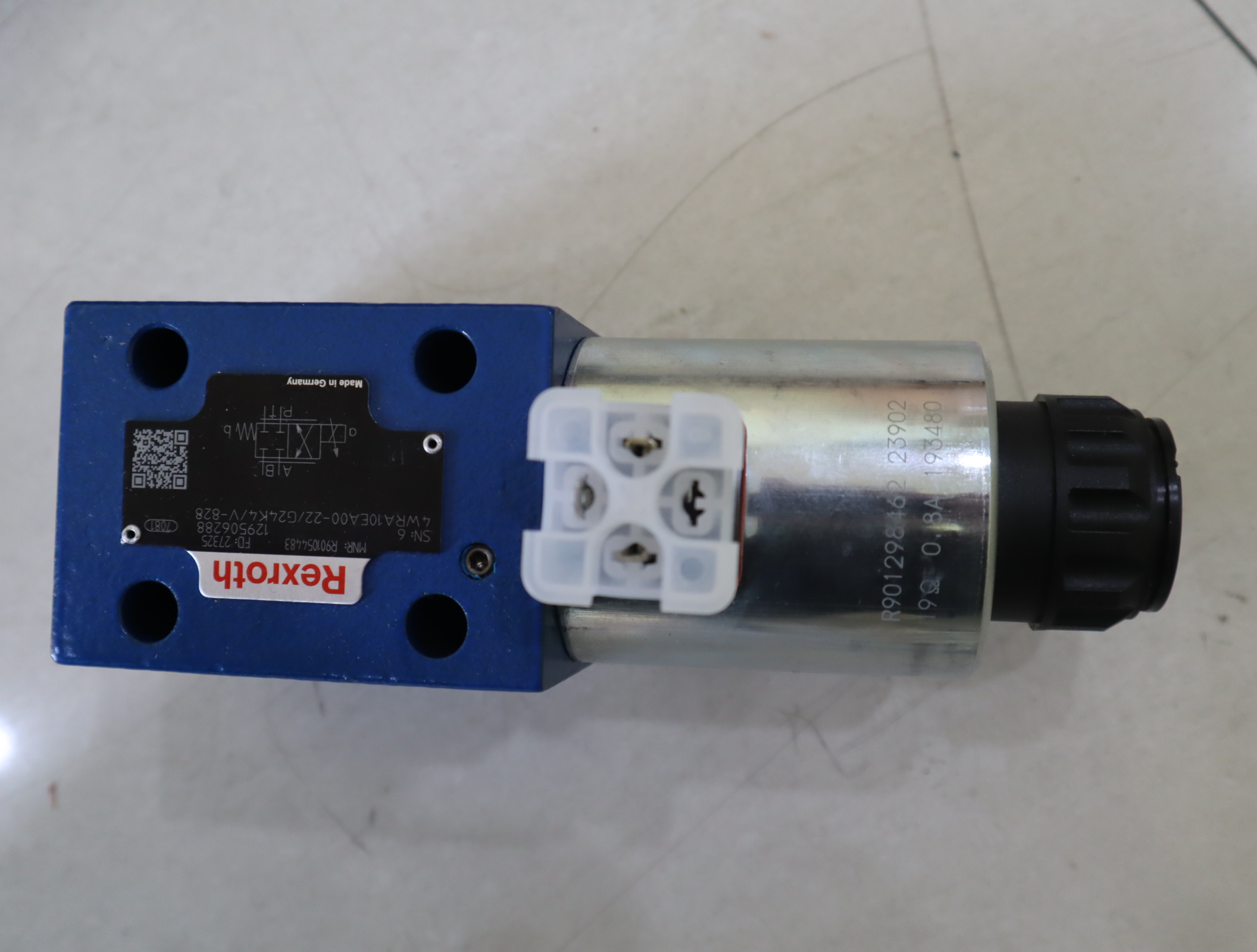 R901085669 4WRA10EA00-21/G24K4/V-872 德国力士乐REXROTH比例阀