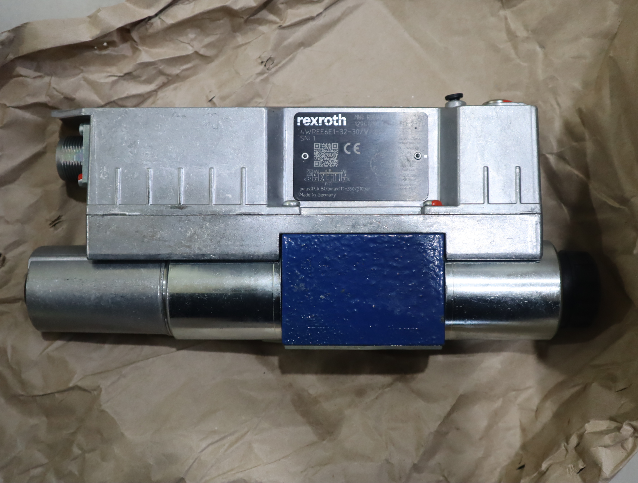 R901496448 4WREE6E1-32-31/V/24F1 德国力士乐REXROTH比例阀