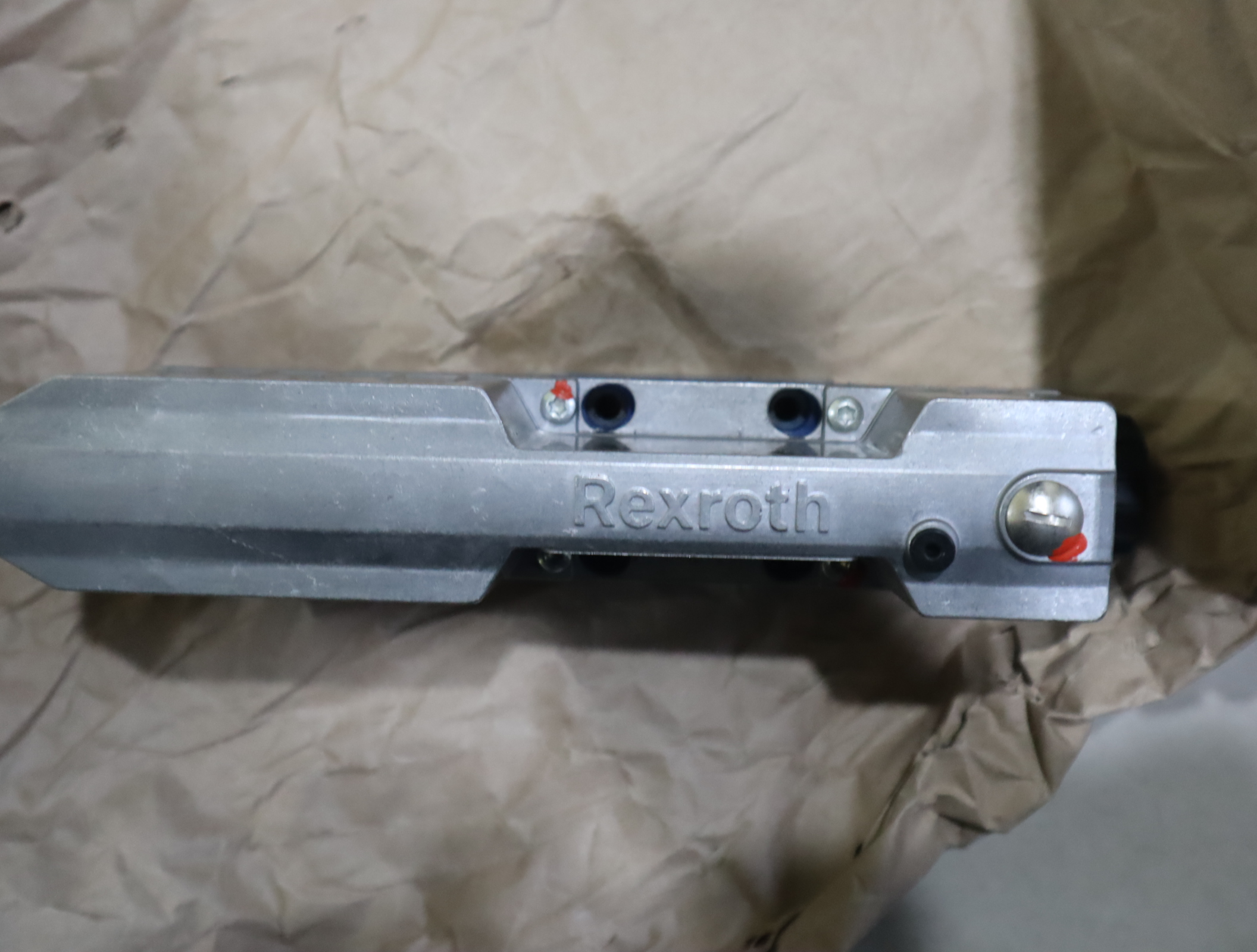 R901496448 4WREE6E1-32-31/V/24F1 德国力士乐REXROTH比例阀