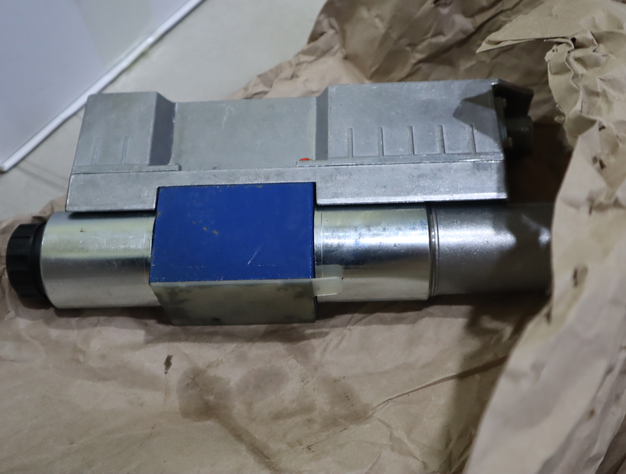 R901496448 4WREE6E1-32-31/V/24F1 德国力士乐REXROTH比例阀