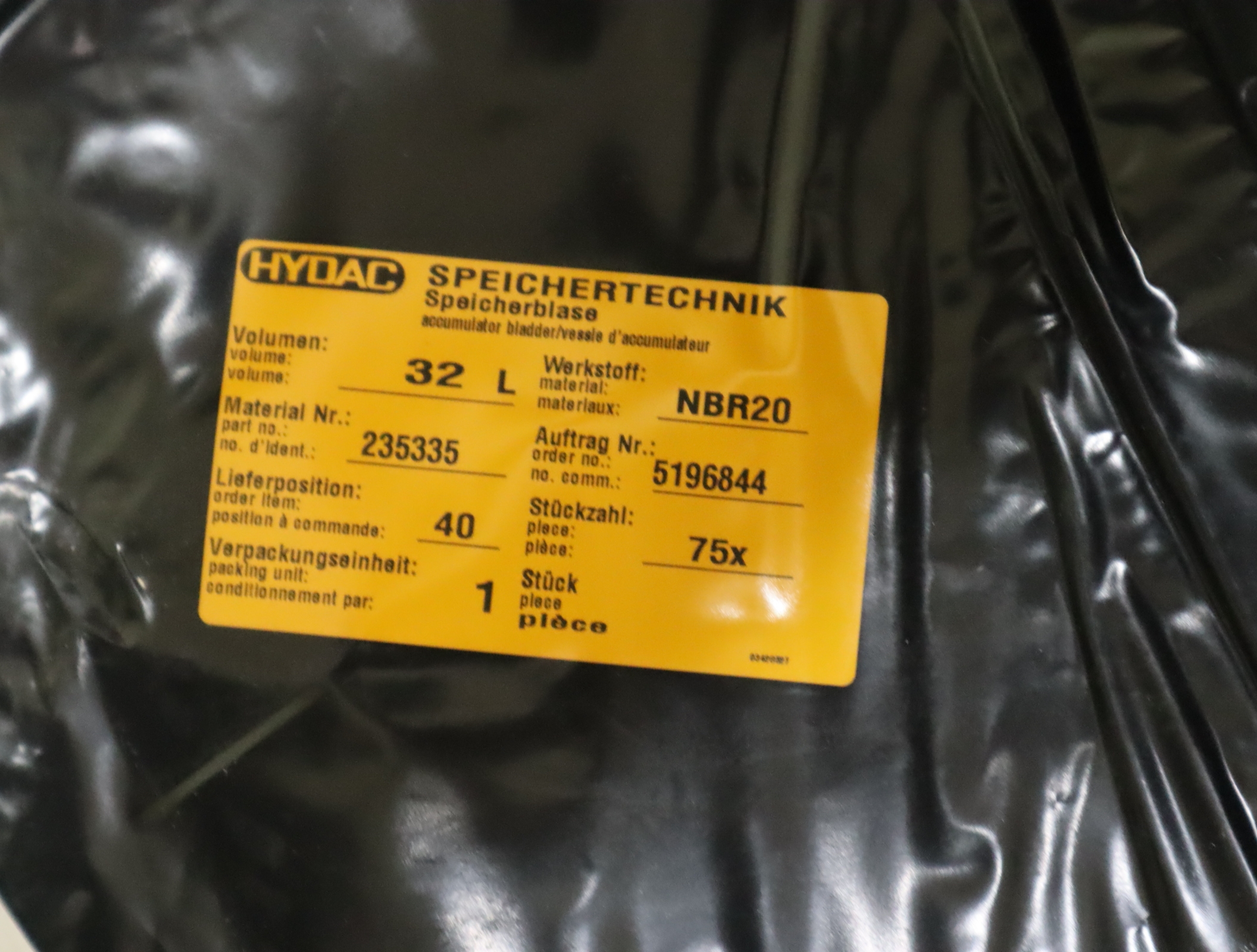 235335 32L*7/8-14UNF/VG5 NBR20/P460kompl HYDAC贺德克皮囊