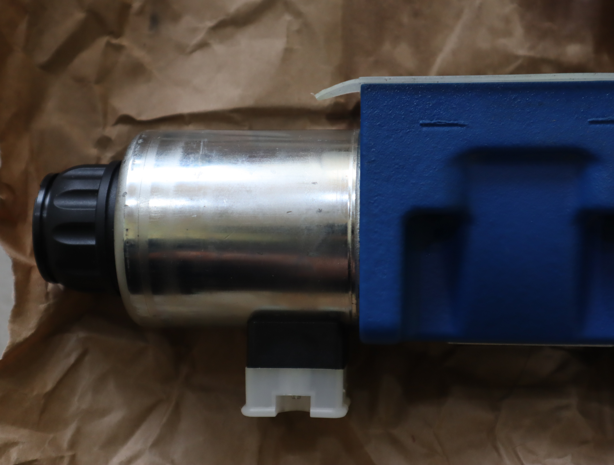 R901339383 4WE10D5X/EG220N9K4/M 德国力士乐REXROTH电磁阀