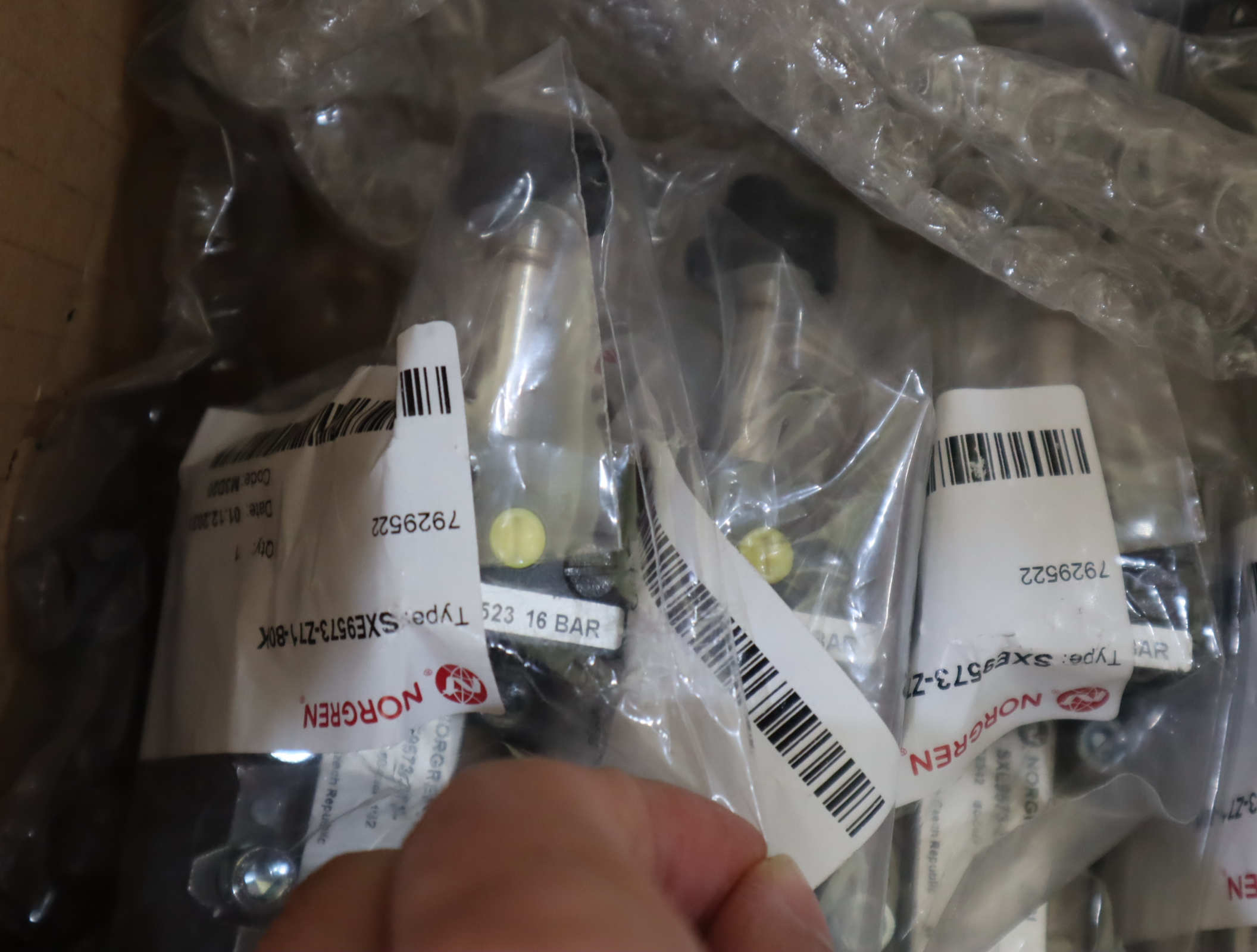 SXE9573-Z71-80K 英国诺冠NORGREN气动阀