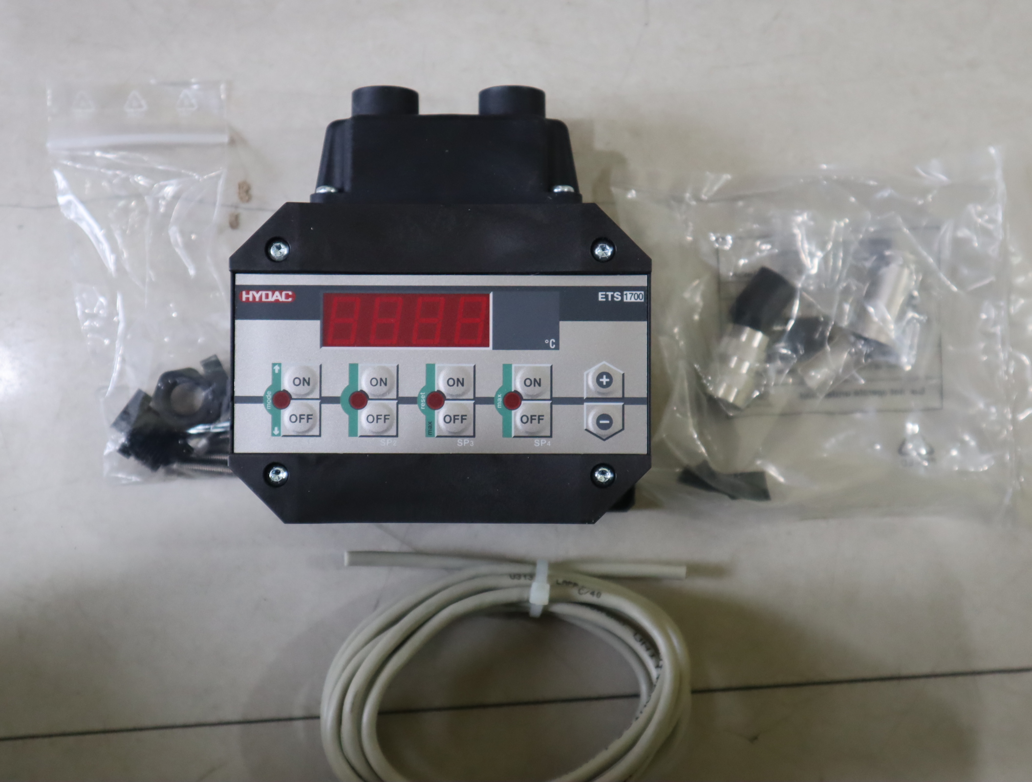 ETS906628 德国贺德克HYDAC压力温度传感器