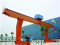 L型32吨龙门吊显著提升码头重物装卸效率