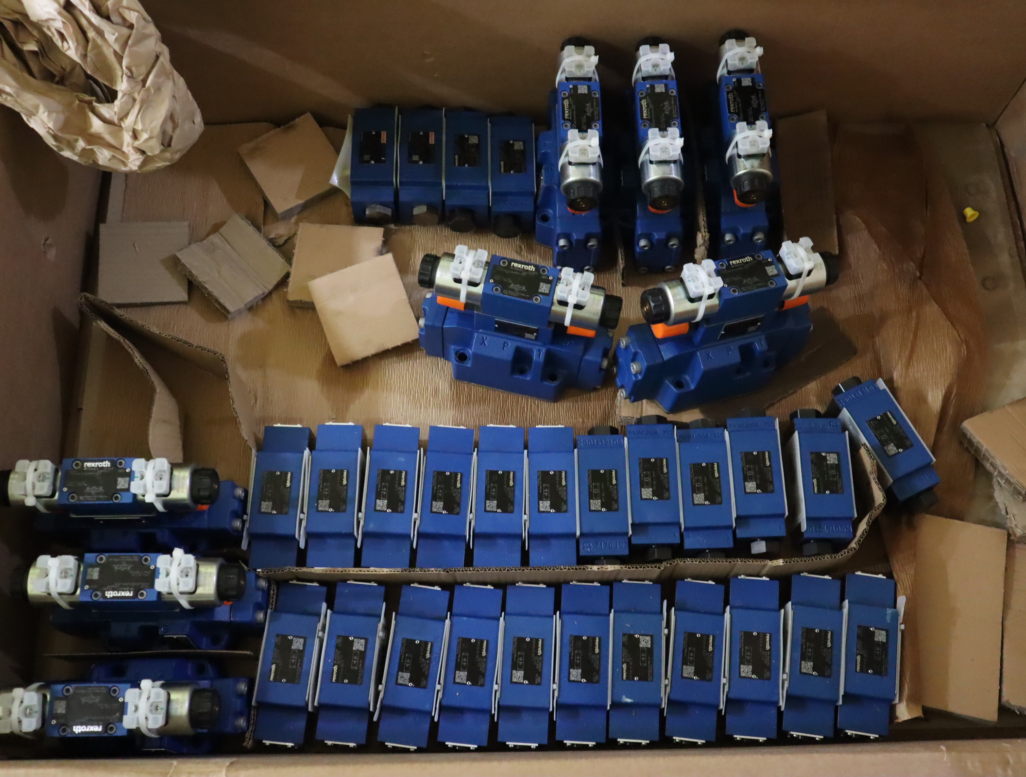 H-4WEH16J7X/6EG24N9ETS2K4/B10 R900929900 力士乐REXROTH电液阀