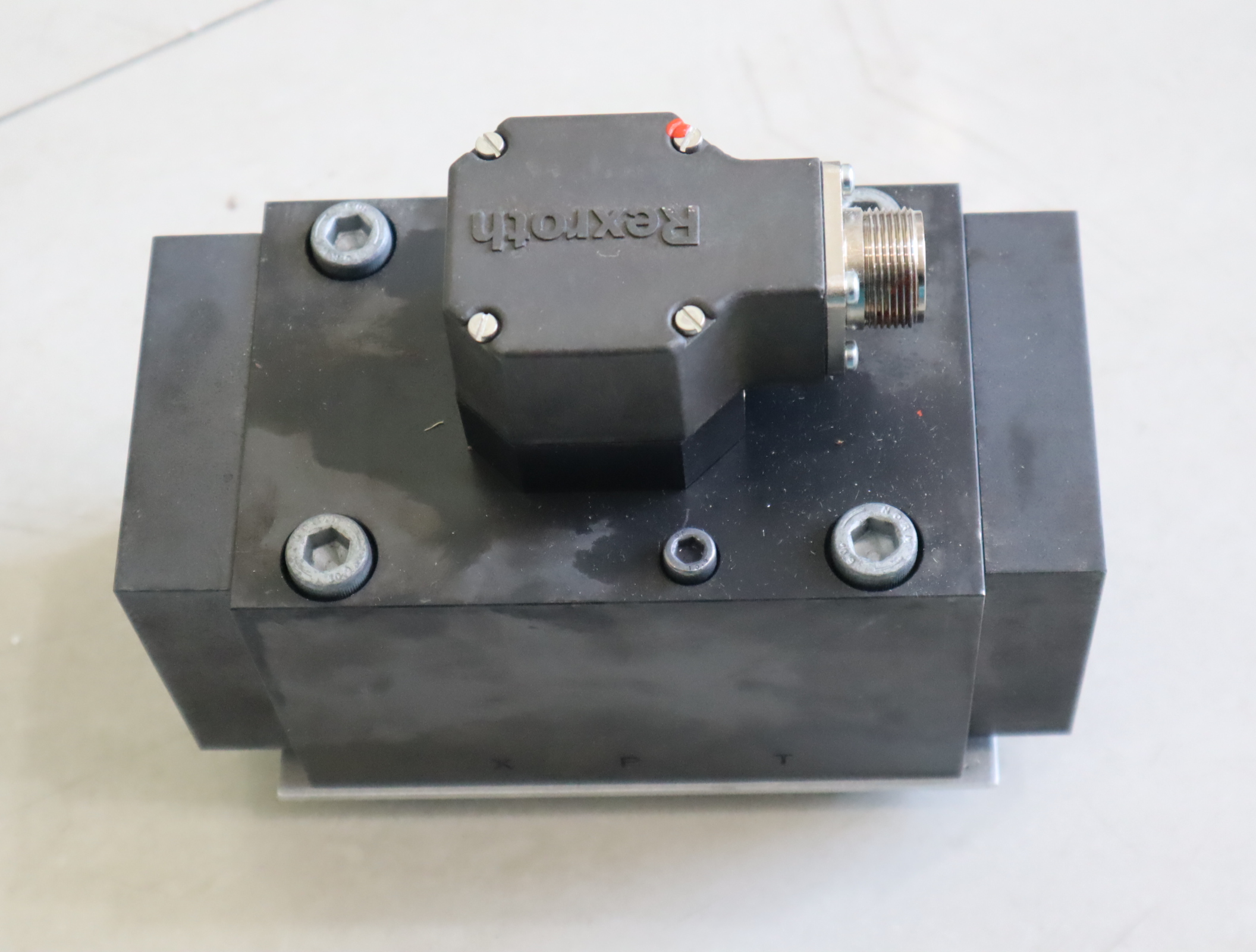 4WS2EM16-25/200B12T315K8CV-114 R900944630 力士乐REXROTH伺服阀