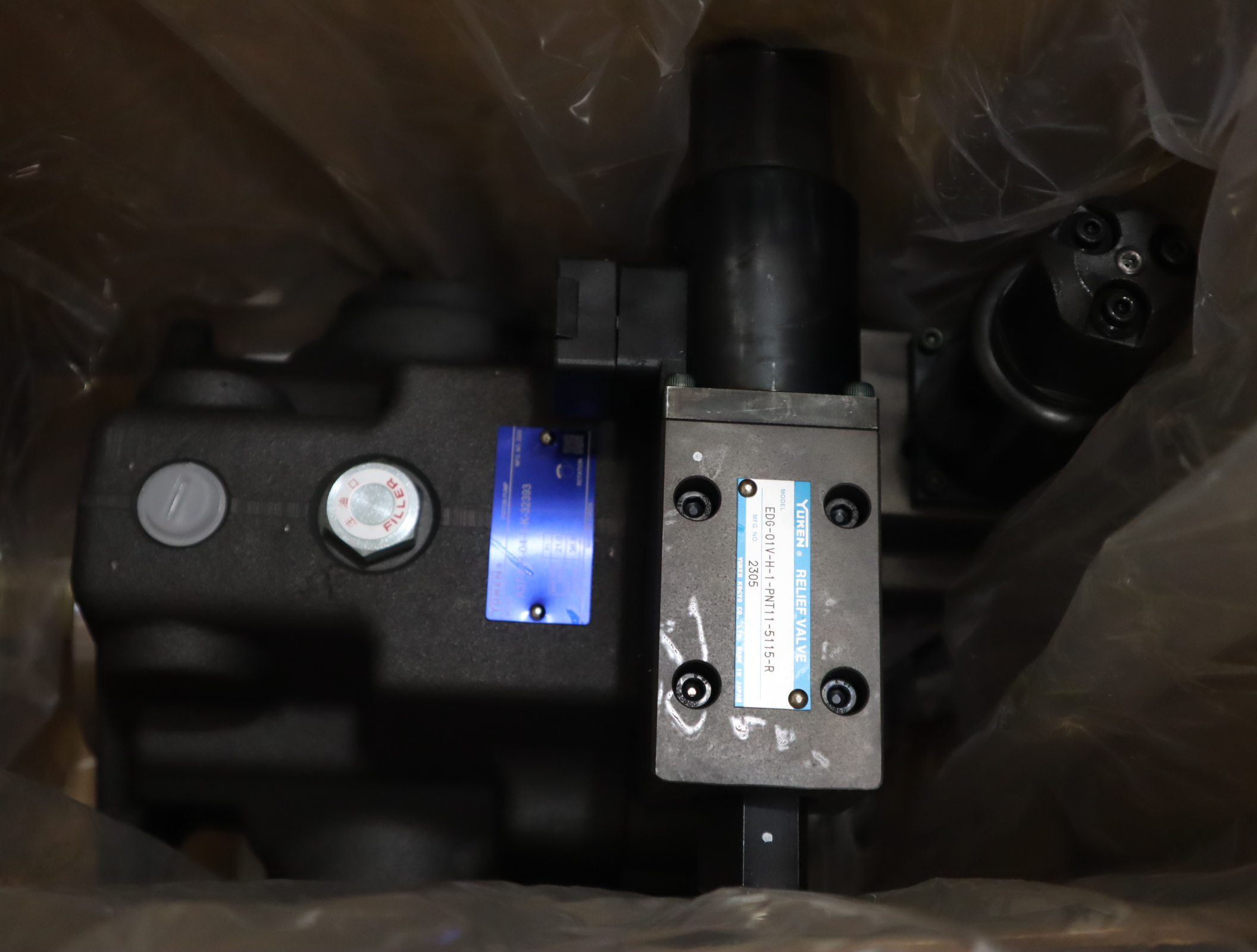 EDG-01V-H-1-PNT11-5115-R 2305 日本油研YUKEN柱塞泵控制阀