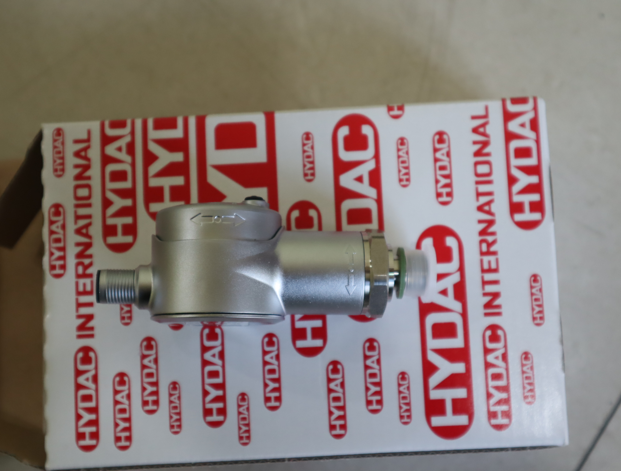 EDS3348-5-0016-000-F1 908176 德国贺德克HYDAC压力温度传感器