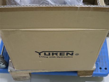 A37-F-R-04-H-K-32393 PISTON PUMP 日本油研YUKEN柱塞泵