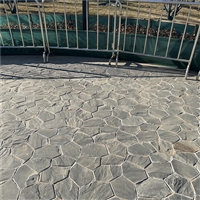 灰绿色板岩冰裂纹碎拼石 灰色平毛石文化石 不规则石板拼地面