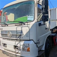 21年国五东风天锦背罐车，180马力康明斯发动机 