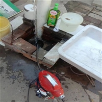 西安高新区安装马桶上水软管漏水-更换维修水箱配件漏水