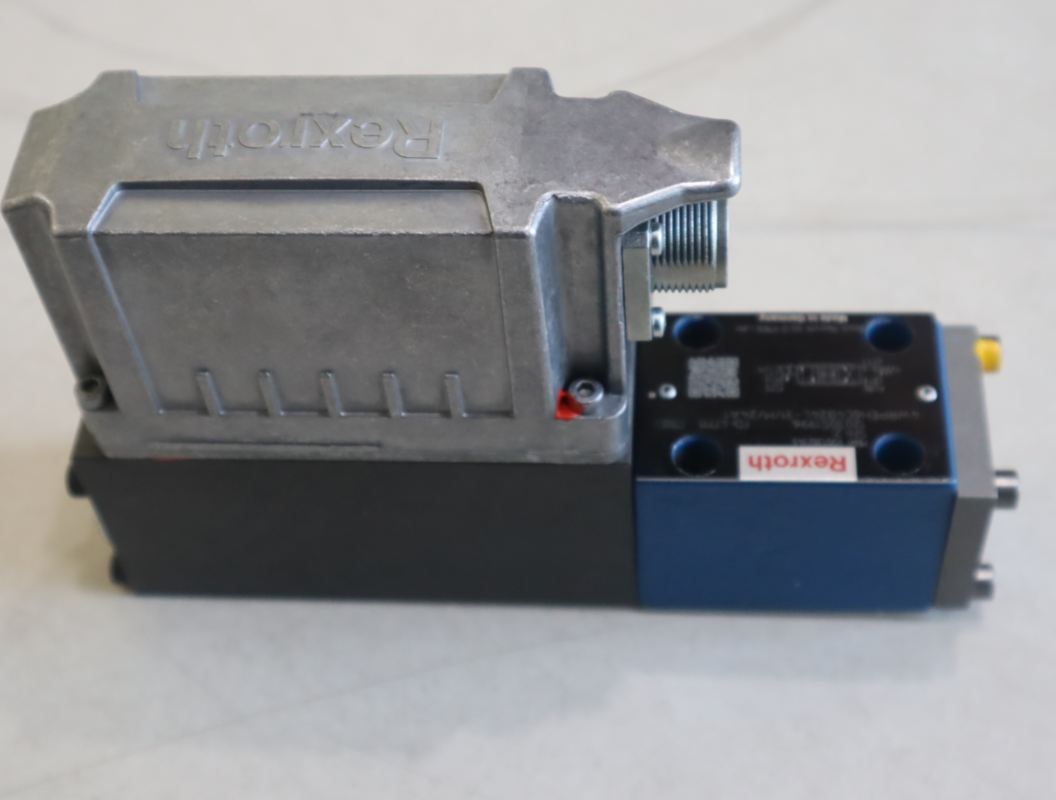 4WRPEH6C4B24L-30/M/24A1 R901382346 德国REXROTH力士乐伺服阀