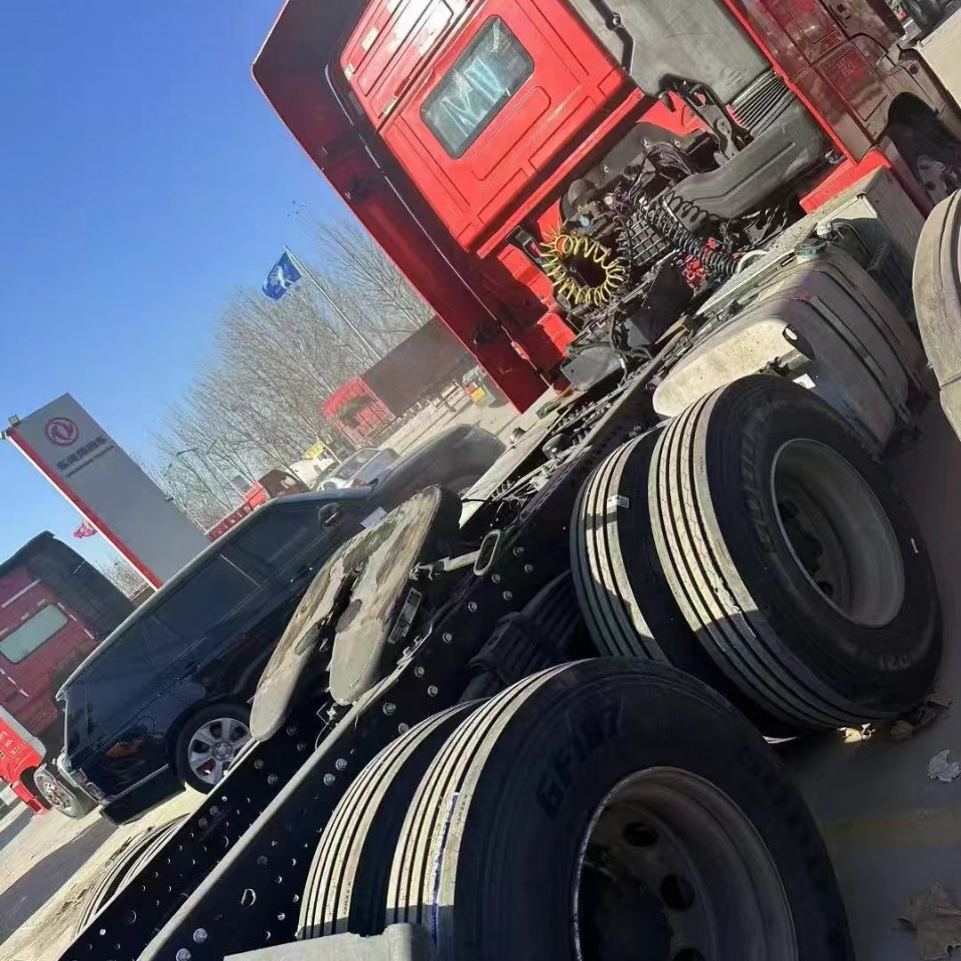 20年5月欧曼EST 四步台阶560马力，采埃孚自动档带液缓