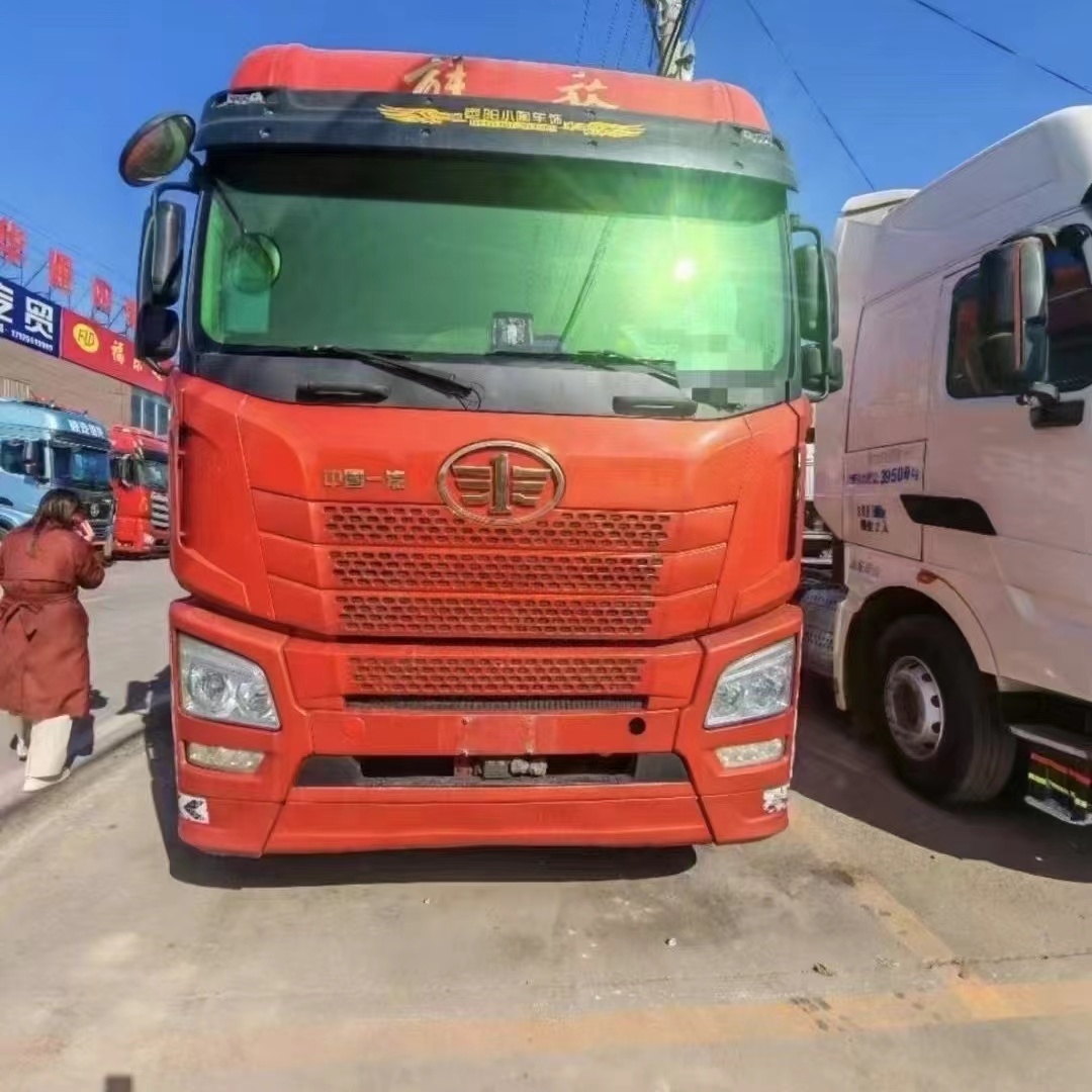 LNG解放JH6，国六 潍柴发动机460马力，法士特手动挡变速箱，