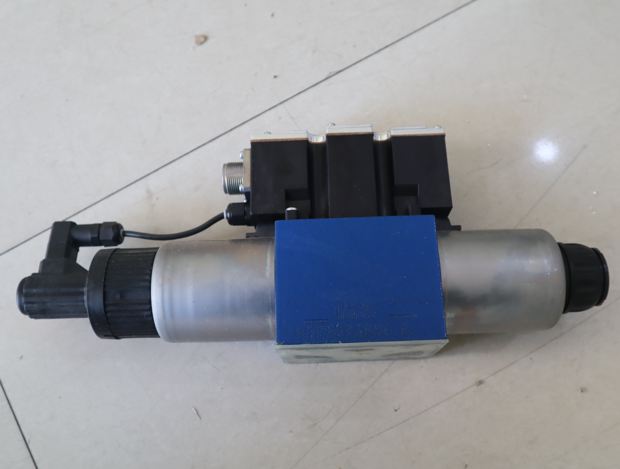 4WREE10E75-23/G24K31/A1V R900927230 德国REXROTH力士乐比例阀