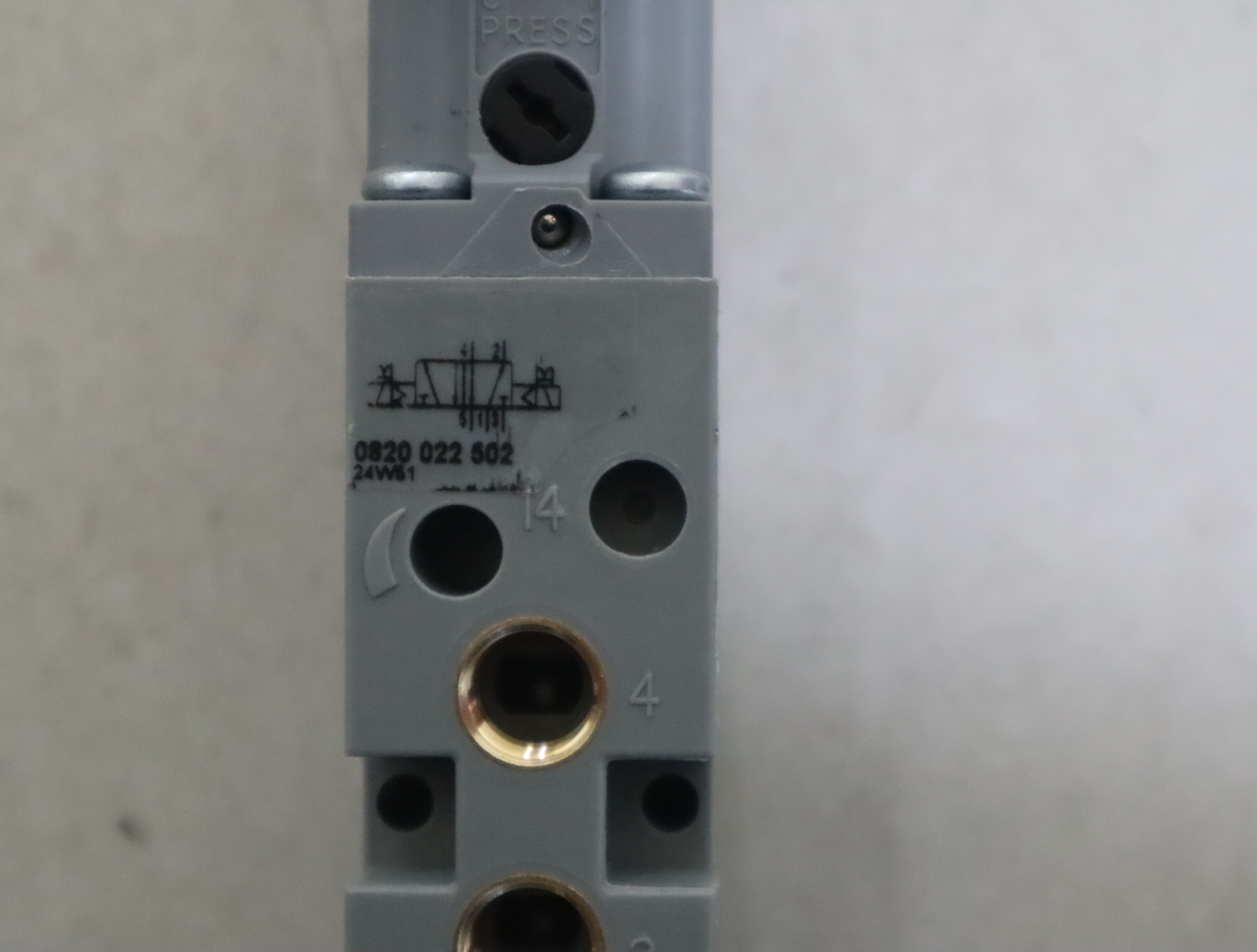 0820022502 德国安沃驰AVENTICS 气动阀