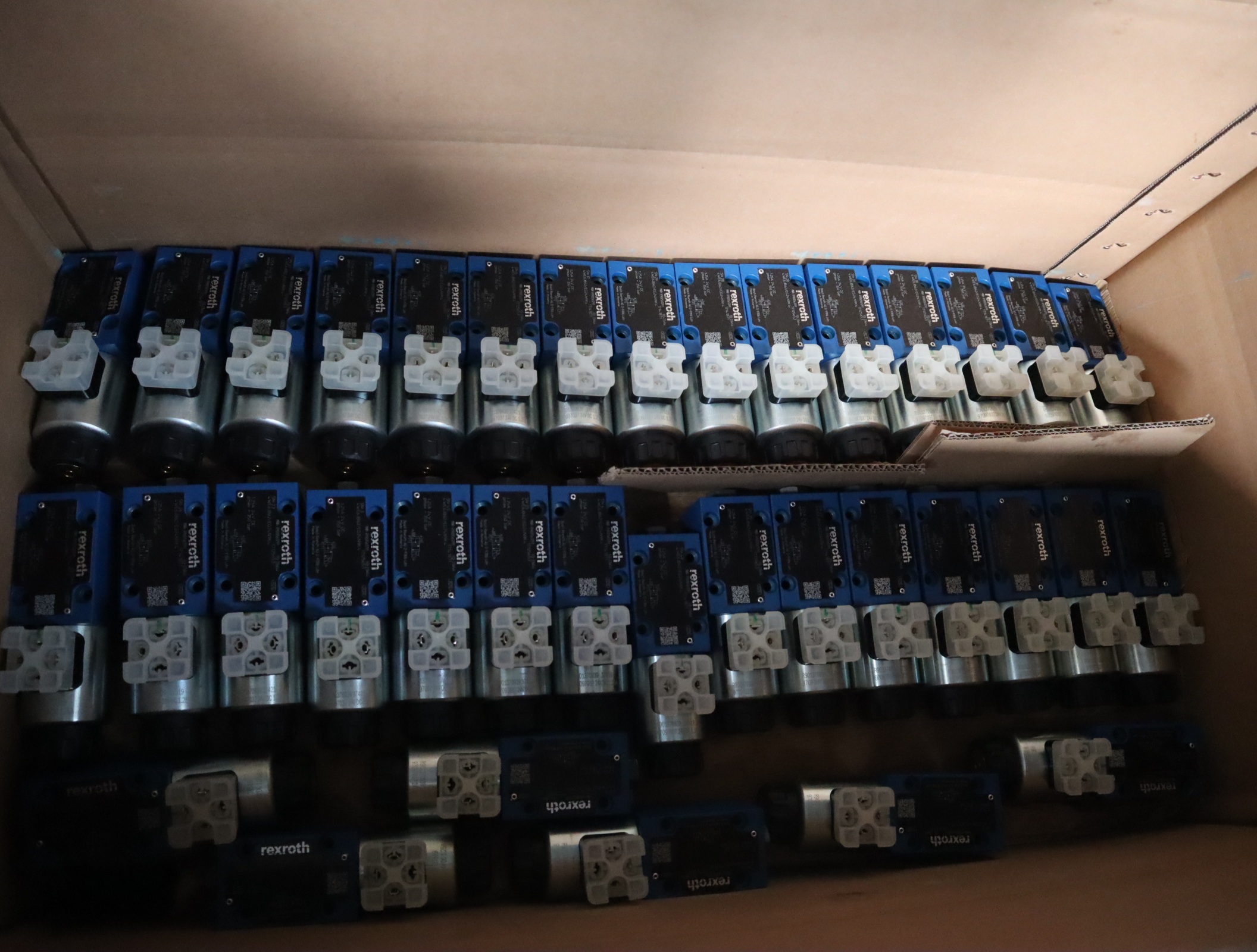 R900561291 4WE6JB62/EG24N9K4 德国力士乐REXROTH电磁阀