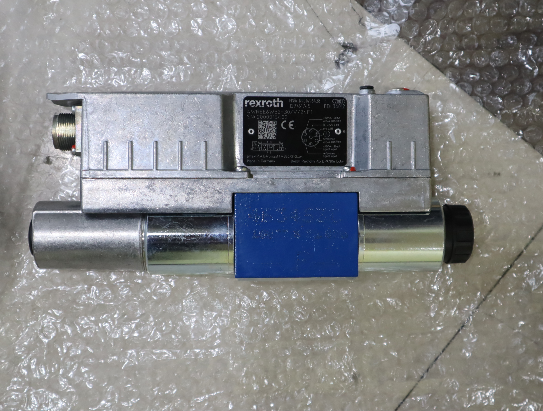 4WREE6W32-30/V/24F1 R901496438 德国力士乐REXROTH比例阀