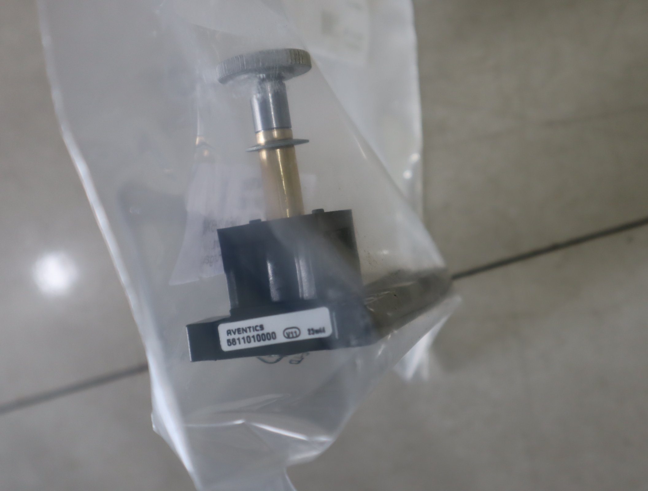 5811010000 德国安沃驰AVENTICS 气动阀