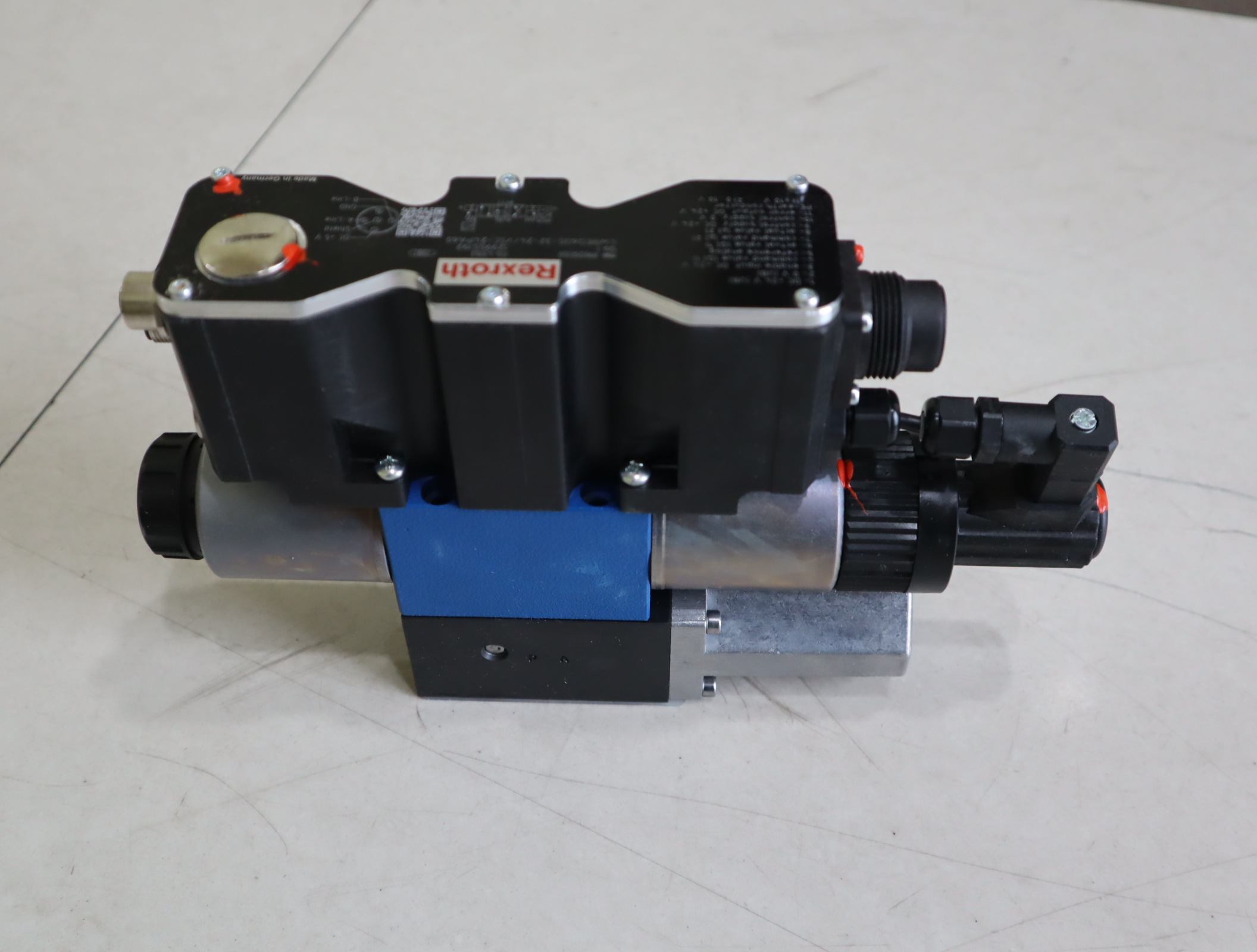 4WREQ6Q5-32-2X/V5C-24PA60 R901202350 德国力士乐REXROTH比例阀