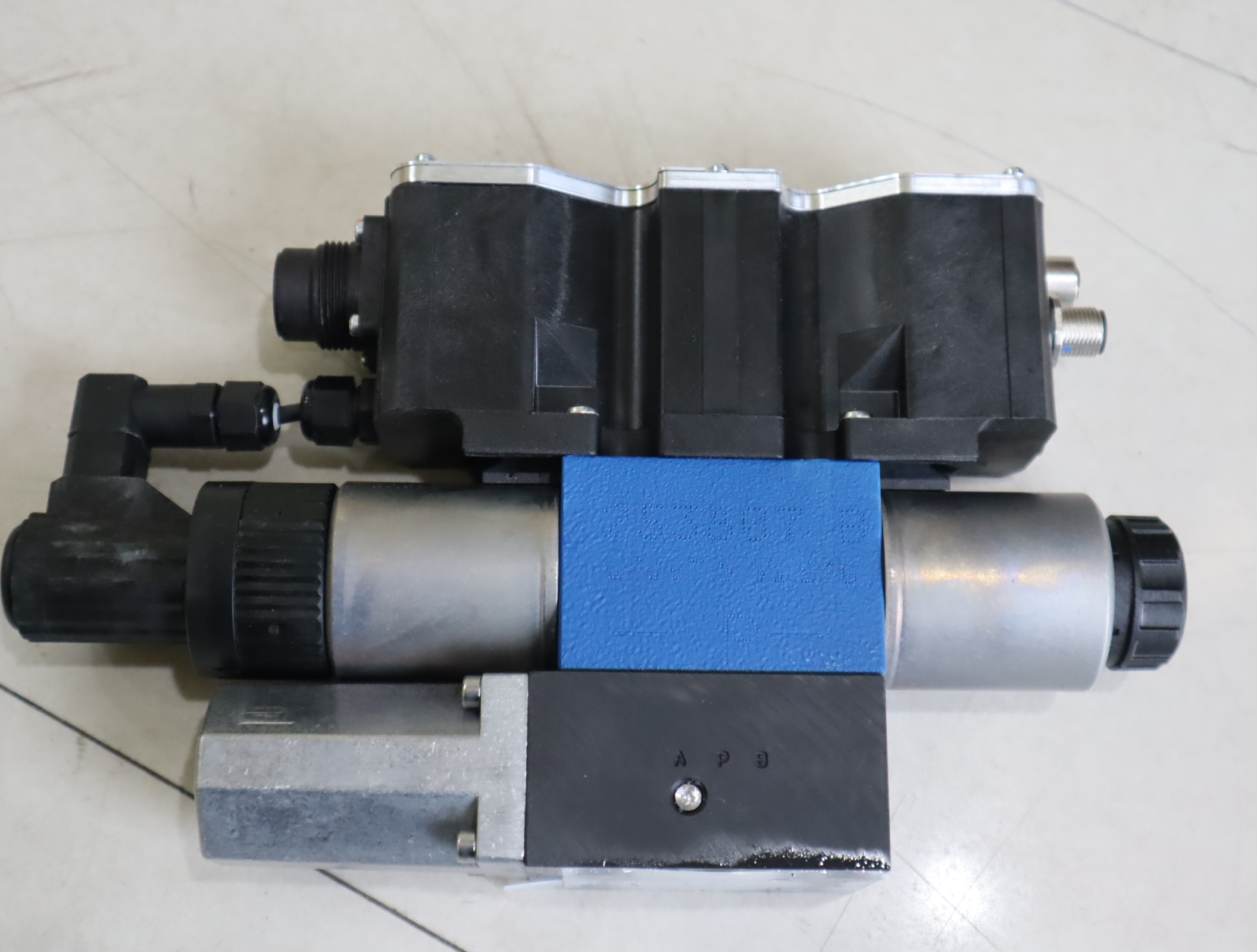 4WREQ6Q5-32-2X/V5C-24PA60 R901202350 德国力士乐REXROTH比例阀