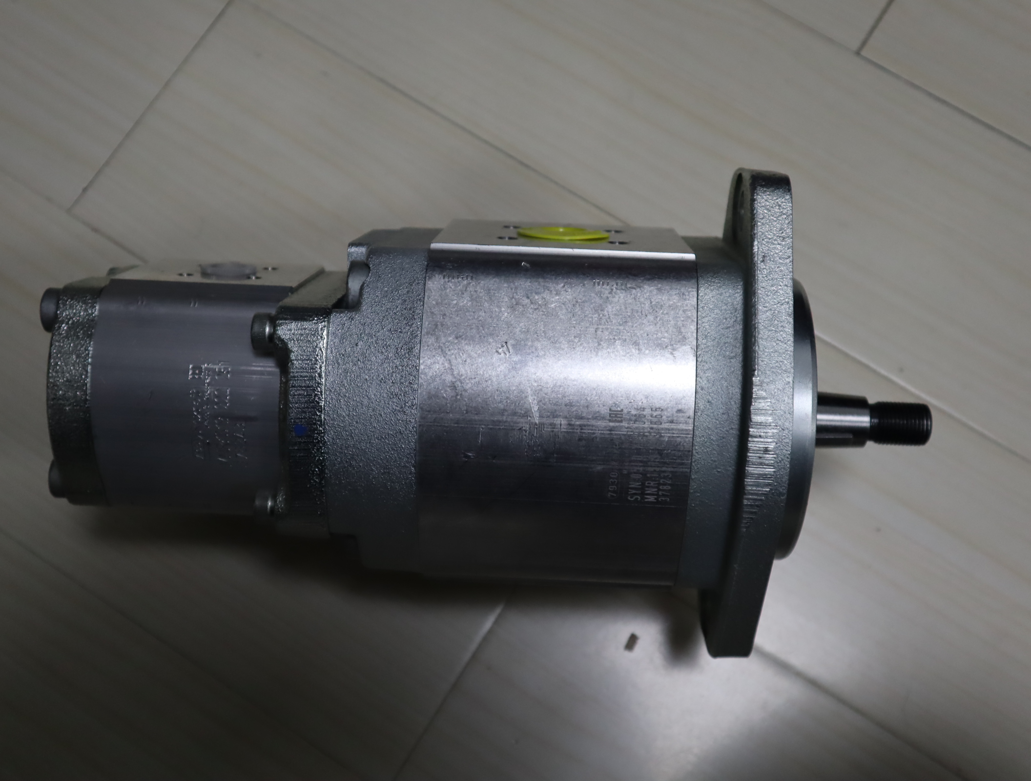 0510768064  AZPGF-22-040/016RHC2020MB 德国力士乐REXROTH齿轮泵