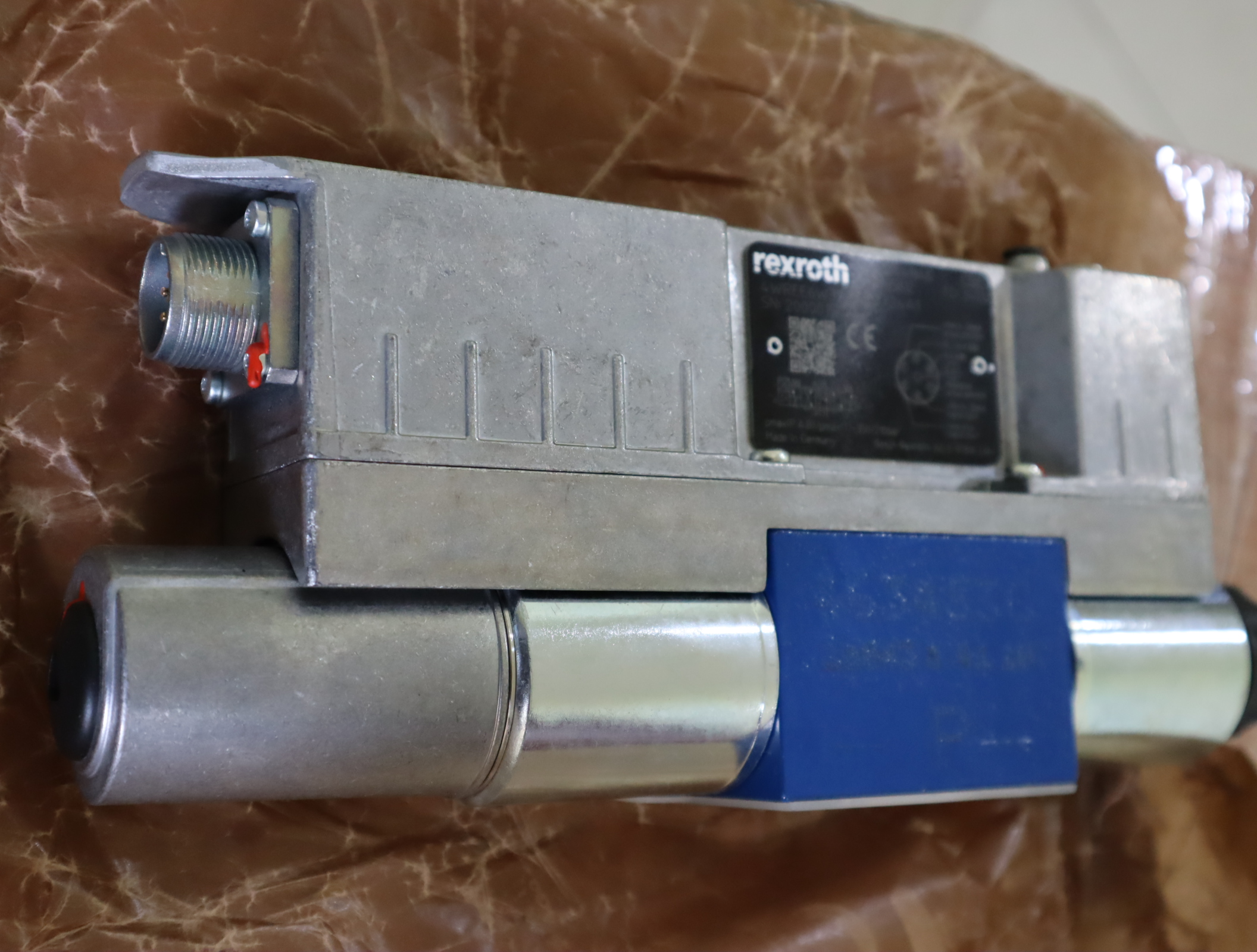 4WREE6W32-30/V/24A1 R901496432 德国力士乐REXROTH比例阀