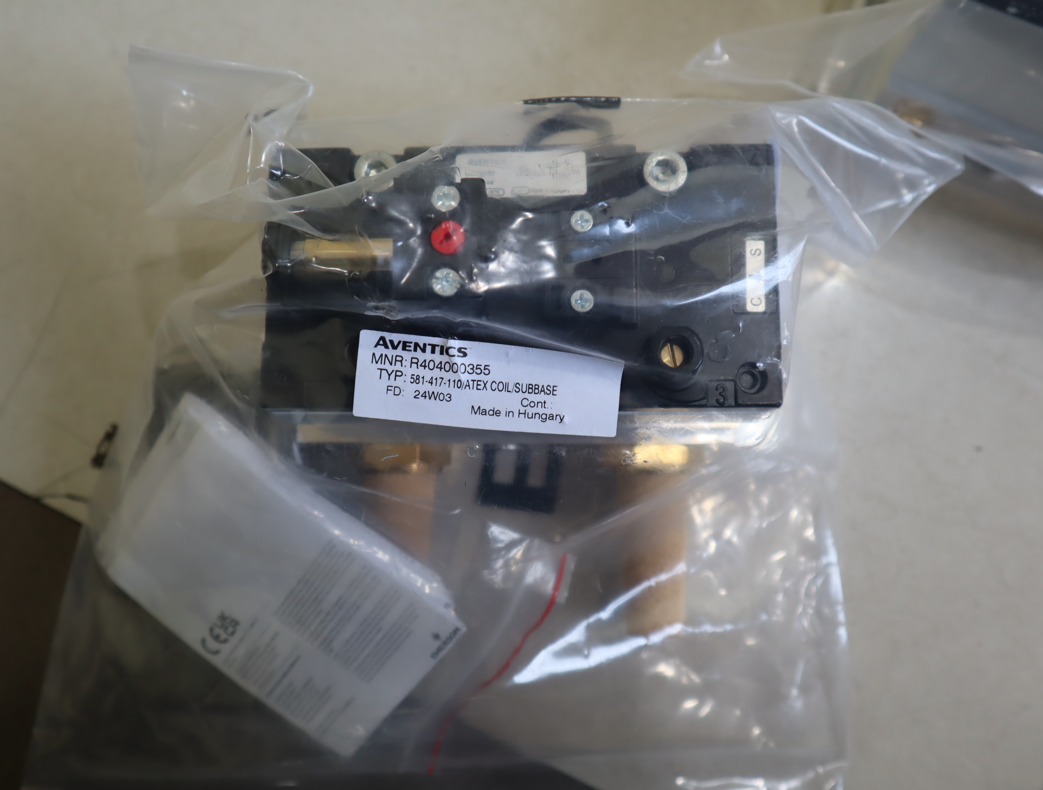 R404000355 德国安沃驰AVENTICS 气动阀