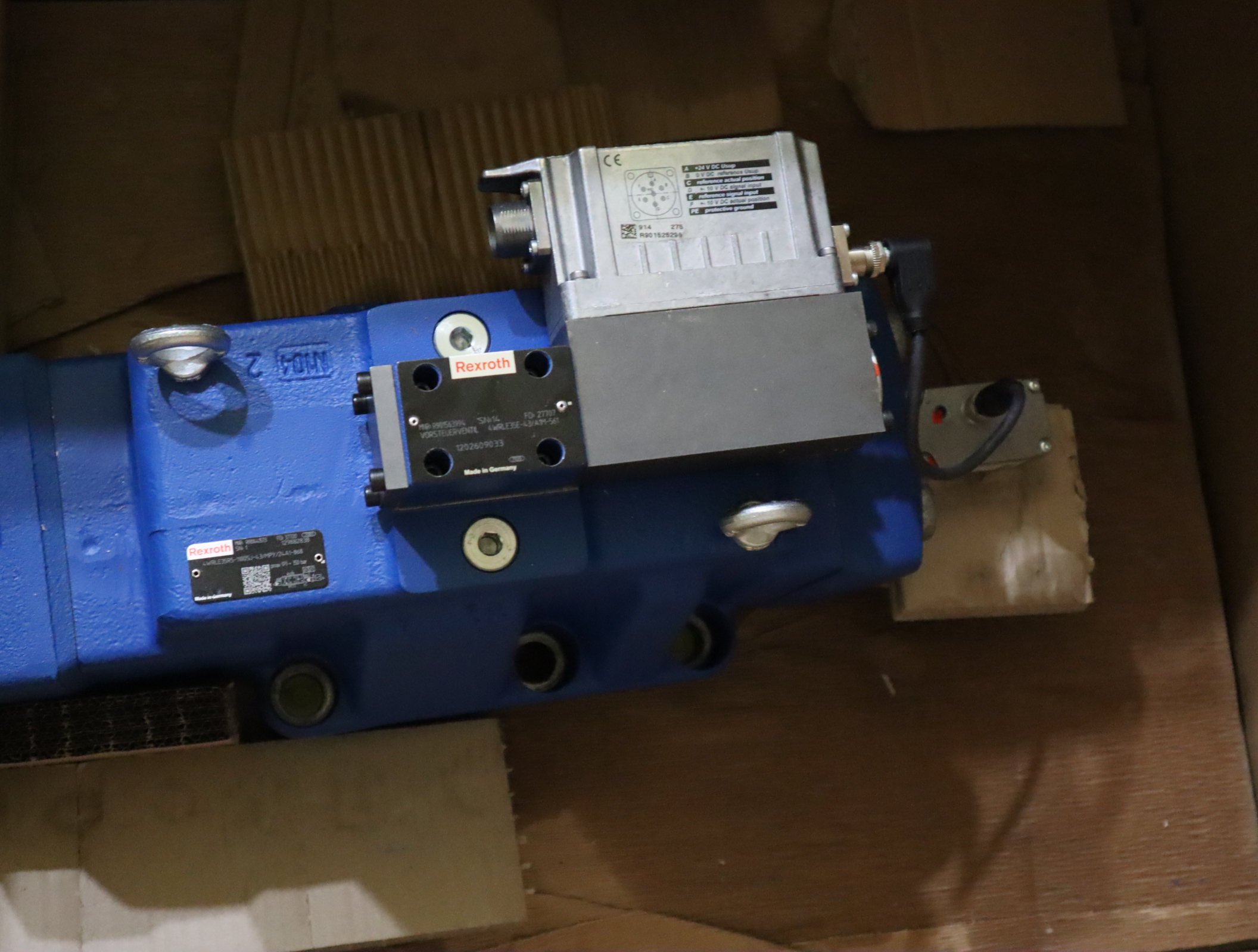 4WRLE35E-43/A1M-561 R901563994 德国力士乐REXROTH比例阀