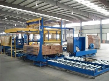 中意隆定制 20瓶膜包矿泉水码垛机 全自动龙门架码垛设备